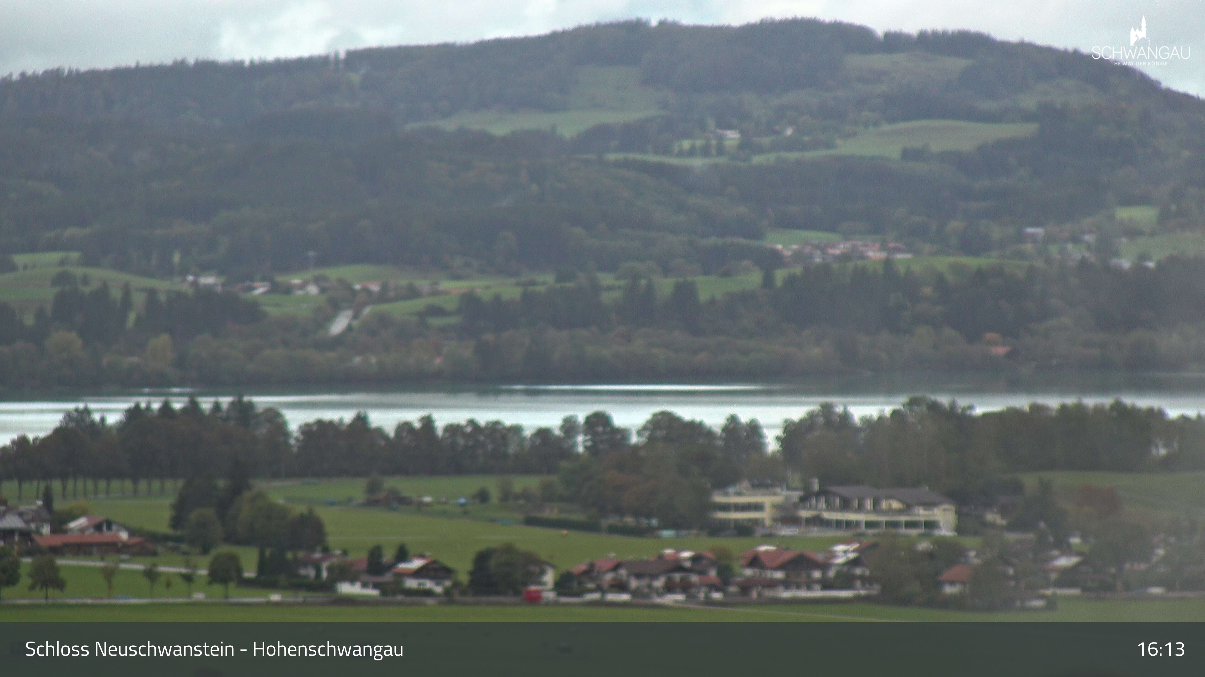 Archived image Webcam Lake Forggen, south bank and village Schwangau