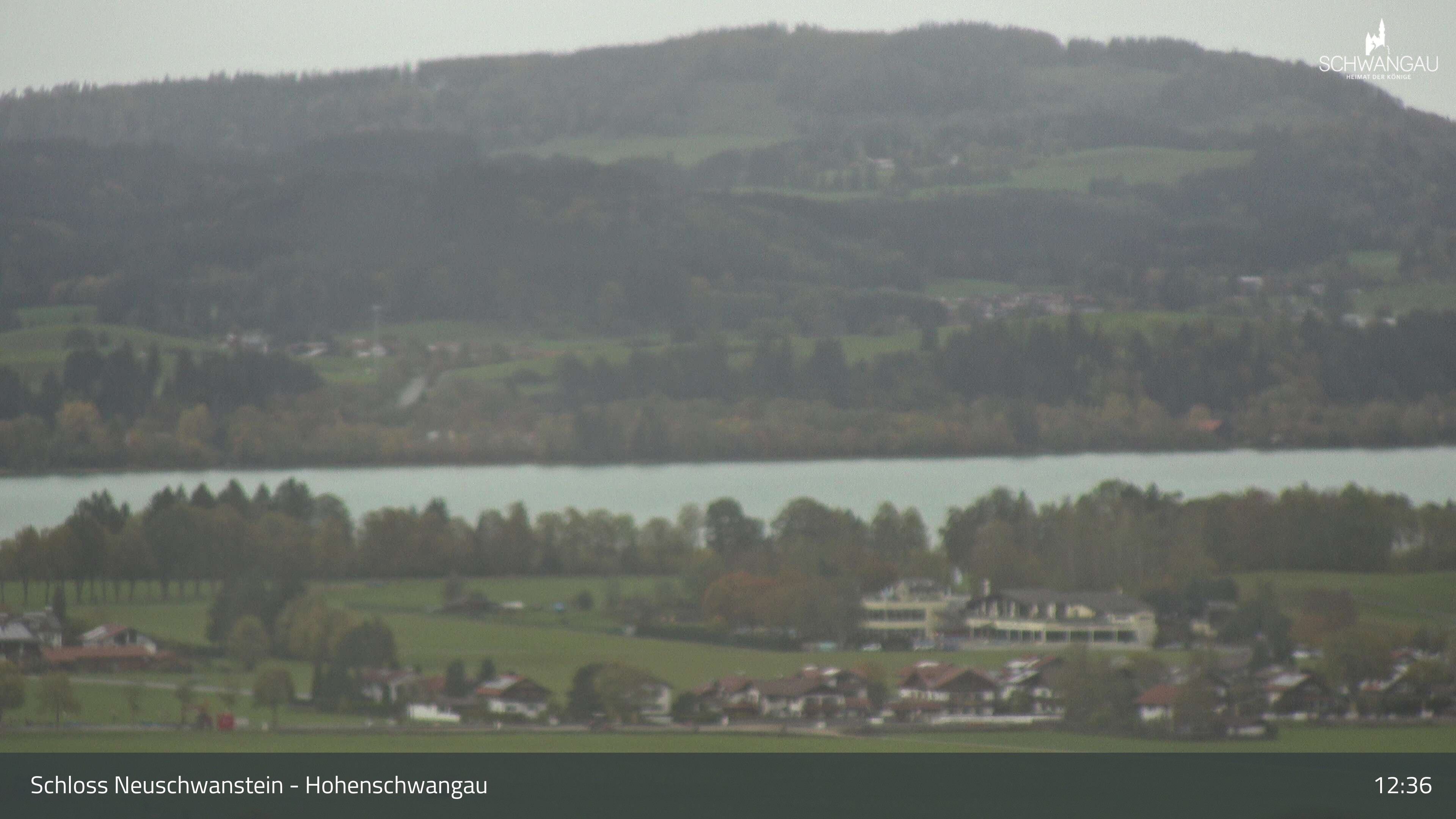 Archived image Webcam Lake Forggen, south bank and village Schwangau