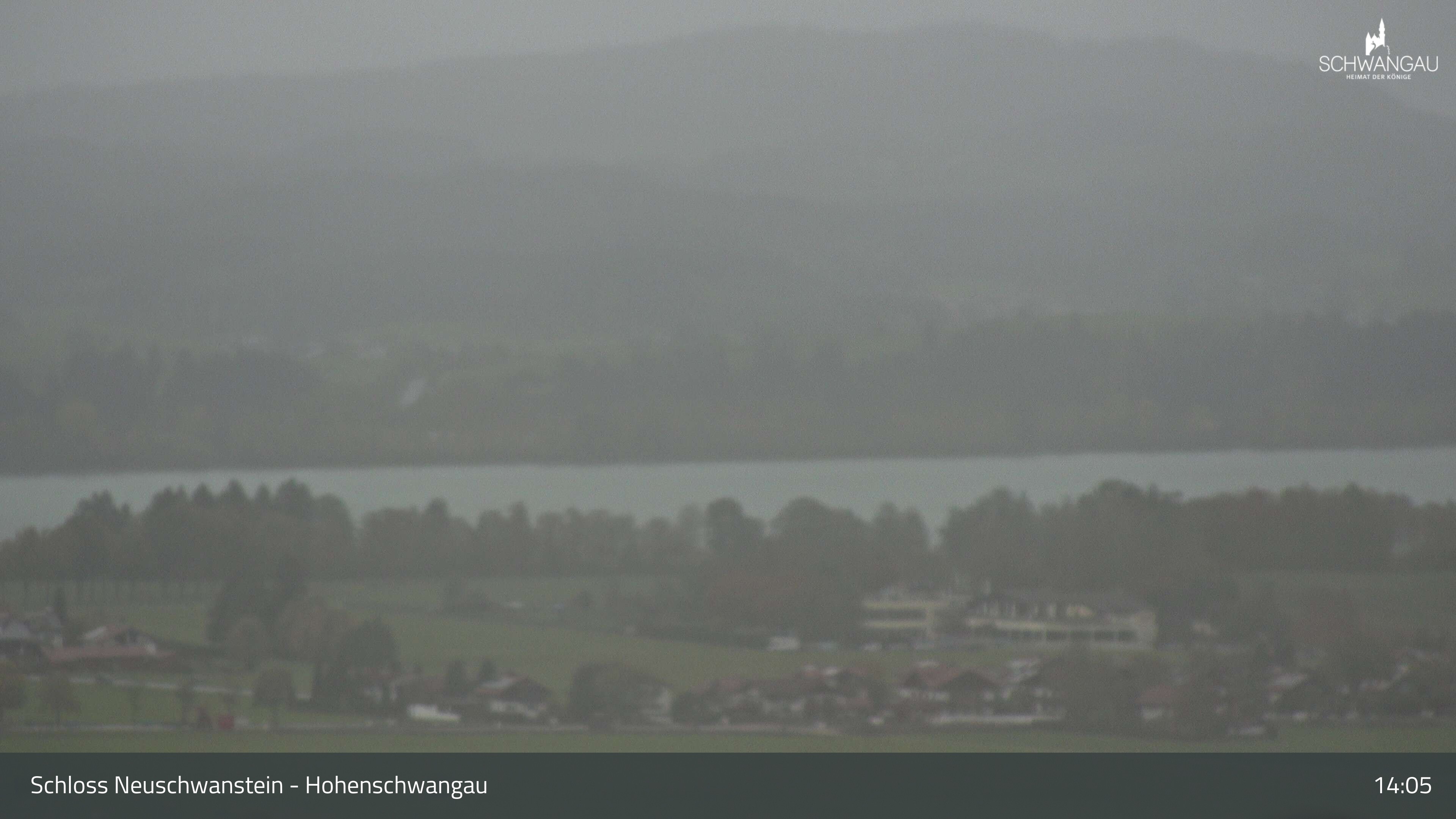 Archived image Webcam Lake Forggen, south bank and village Schwangau