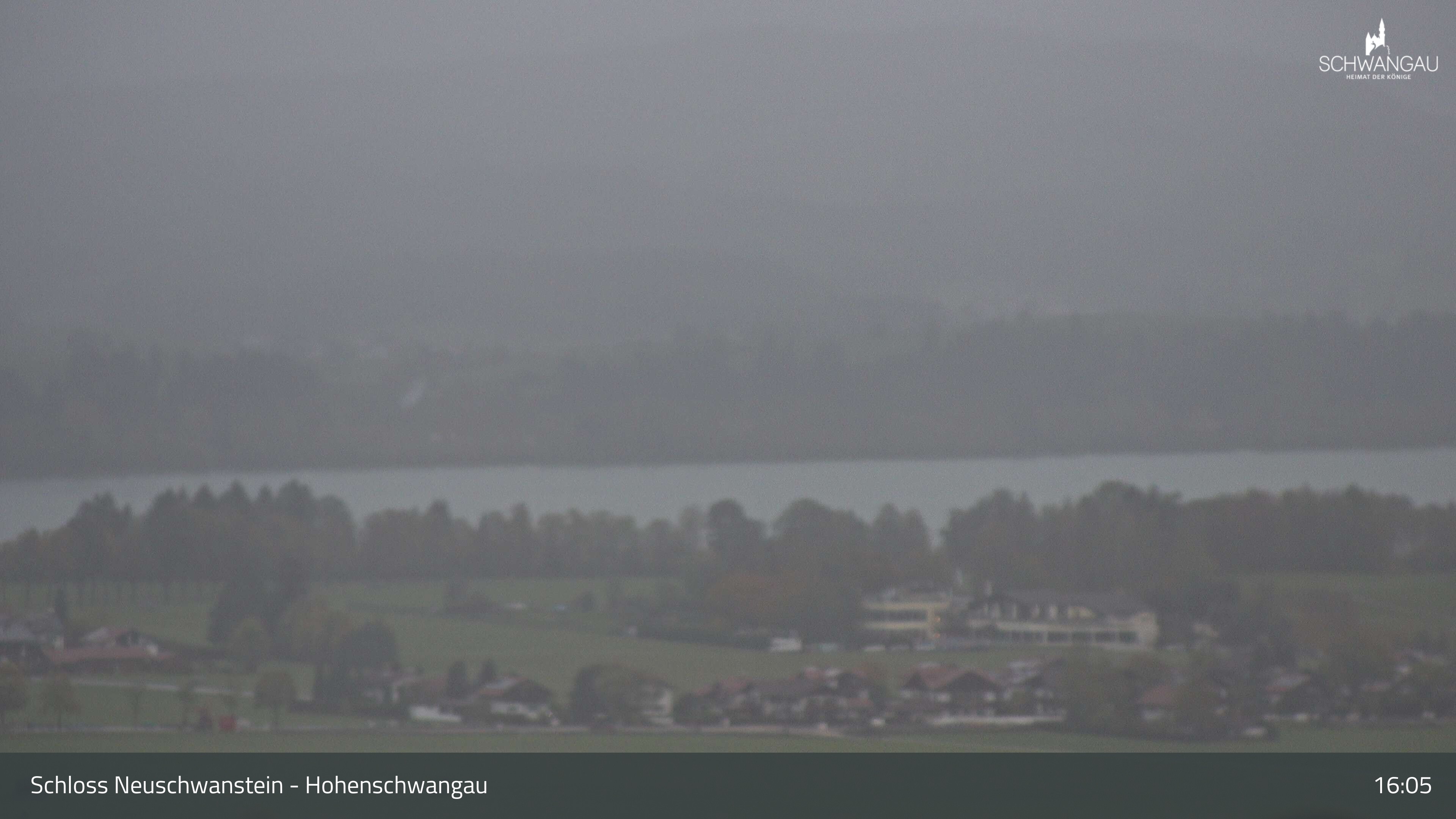 Archived image Webcam Lake Forggen, south bank and village Schwangau