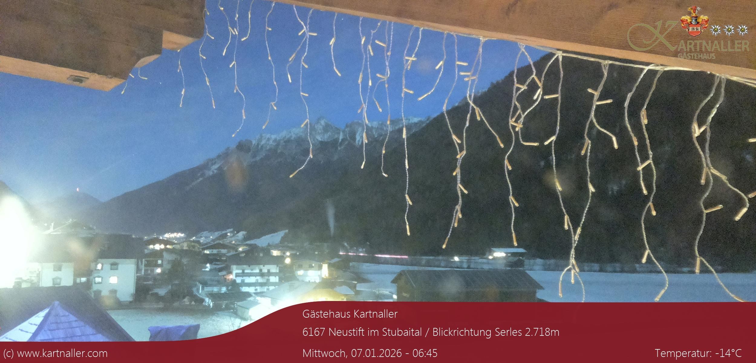 Archiv Foto Webcam Blick Neustift und Serles / Stubaital