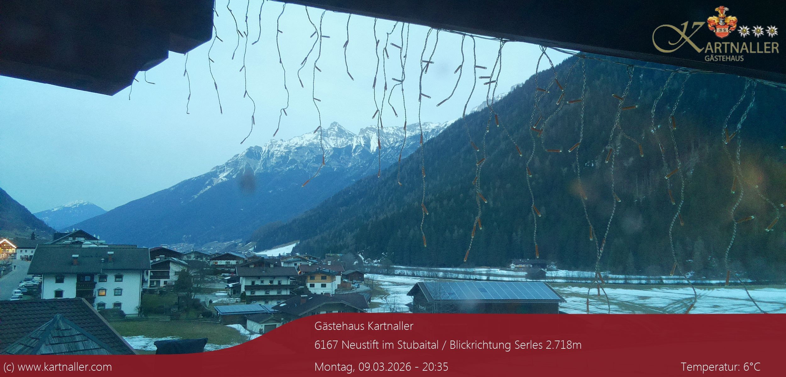 Archiv Foto Webcam Blick Neustift und Serles / Stubaital