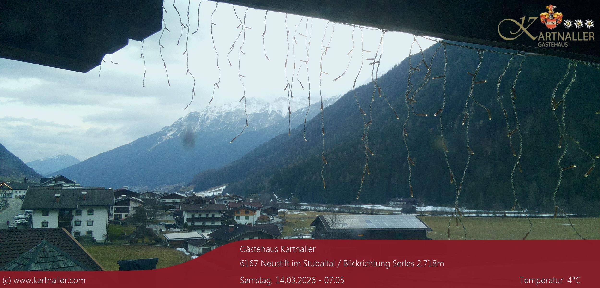 Archiv Foto Webcam Blick Neustift und Serles / Stubaital