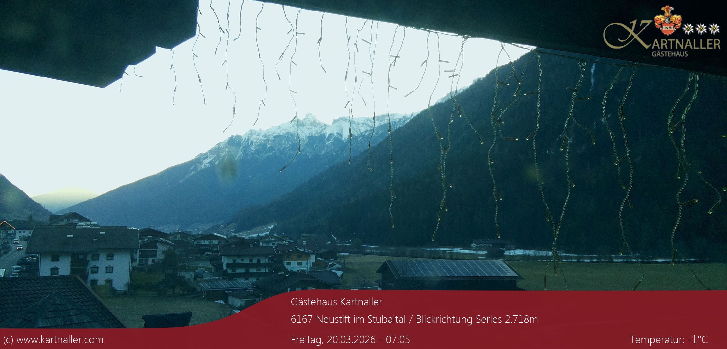 Archiv Foto Webcam Blick Neustift und Serles / Stubaital