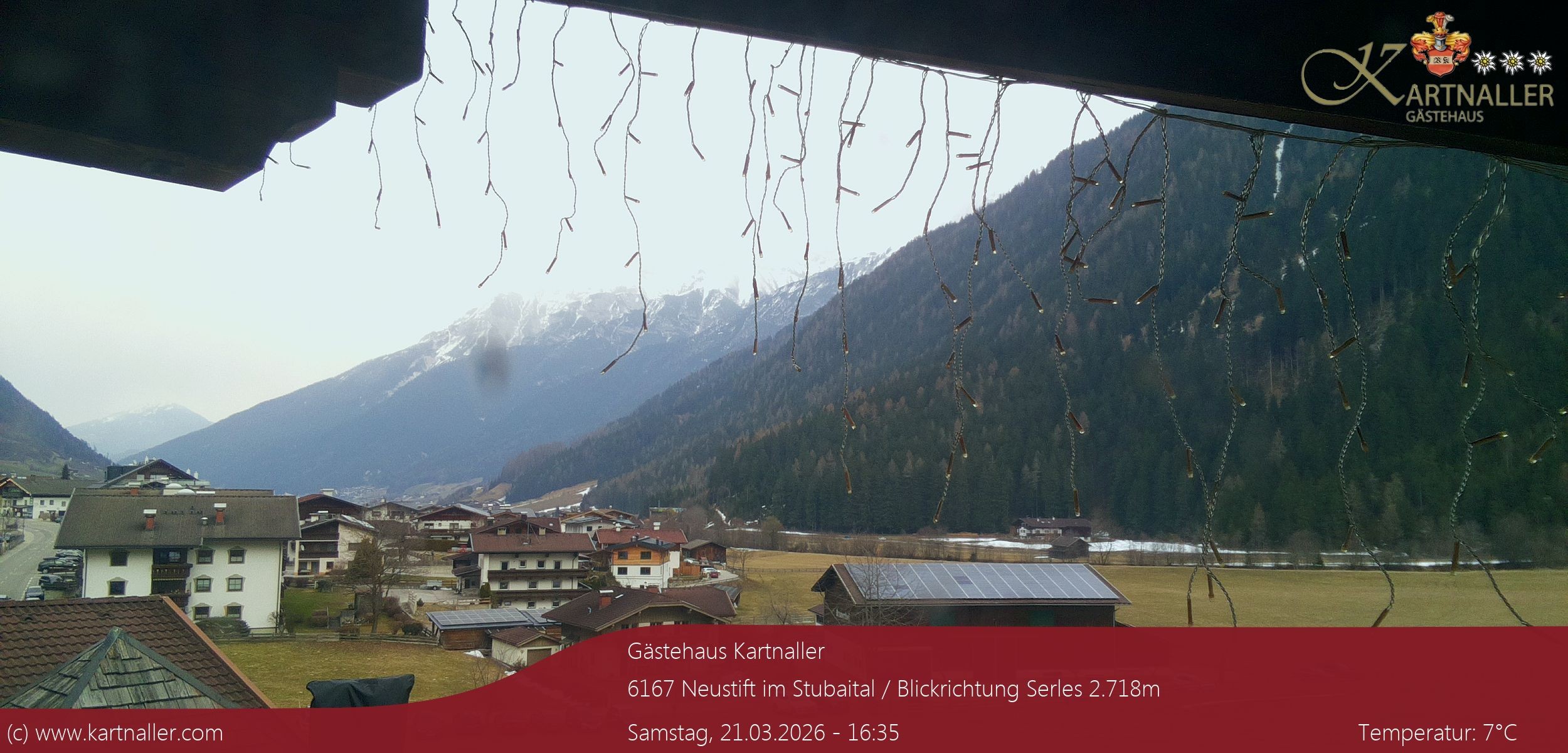 Archived image Webcam View to Neustift and Serles