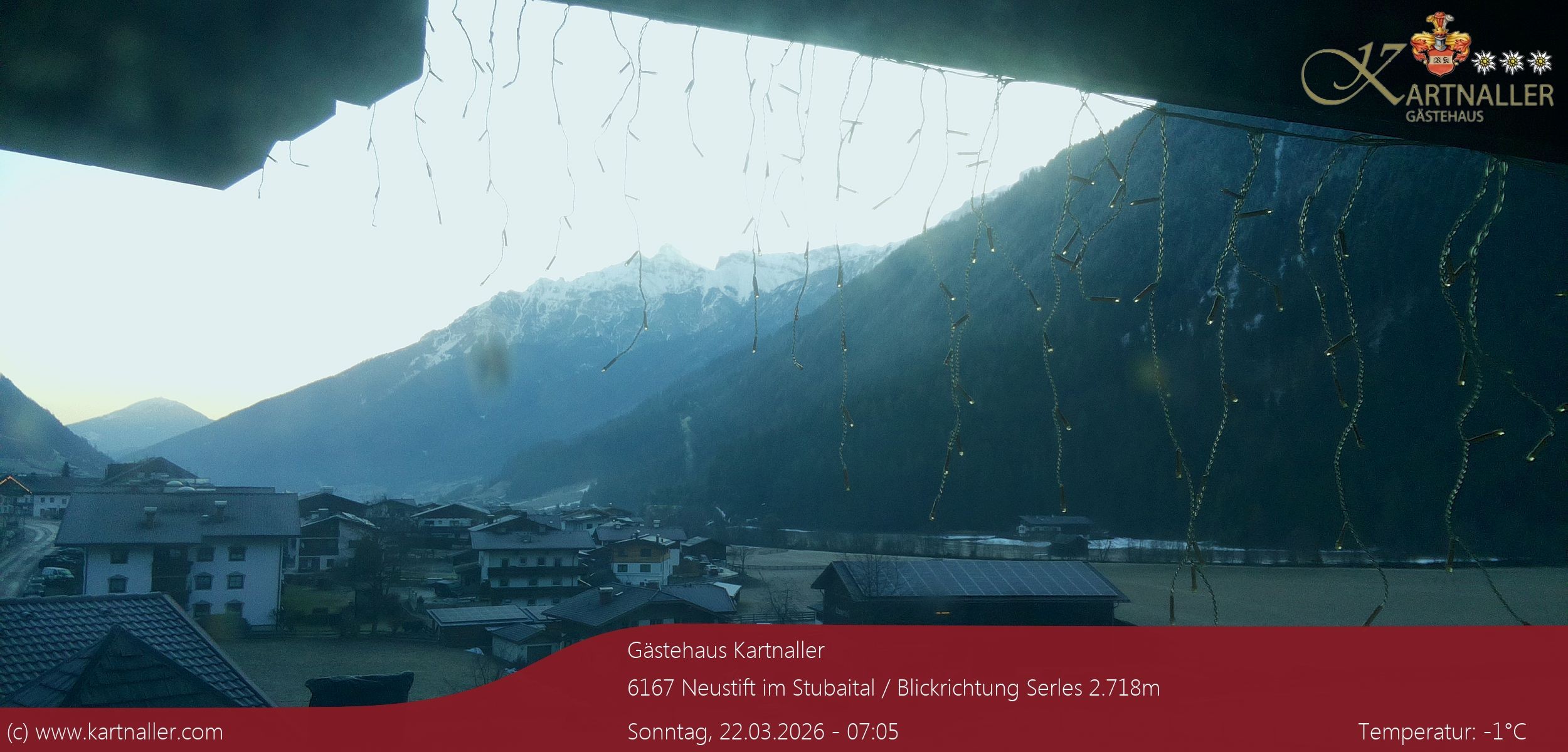 Archiv Foto Webcam Blick Neustift und Serles / Stubaital