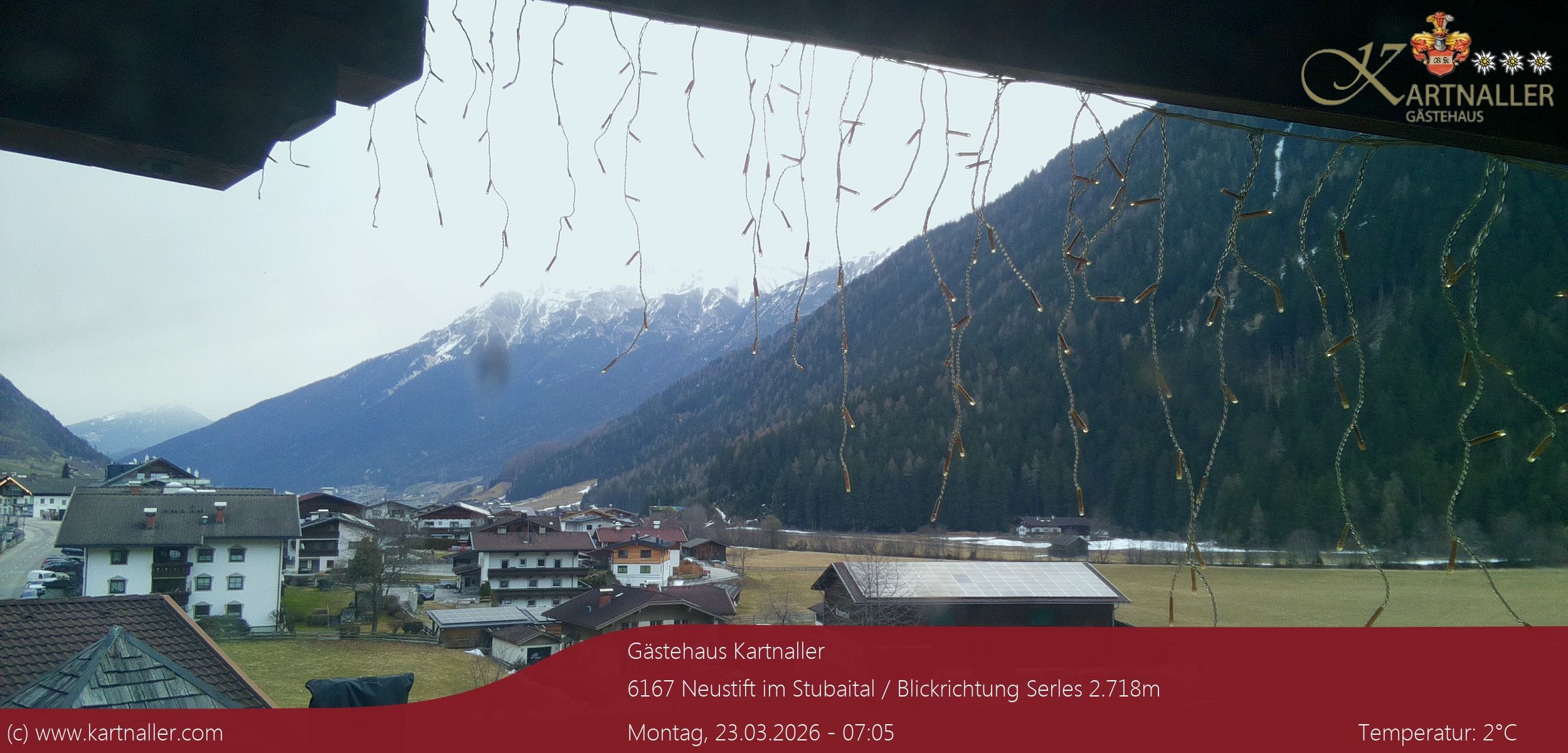 Archiv Foto Webcam Blick Neustift und Serles / Stubaital