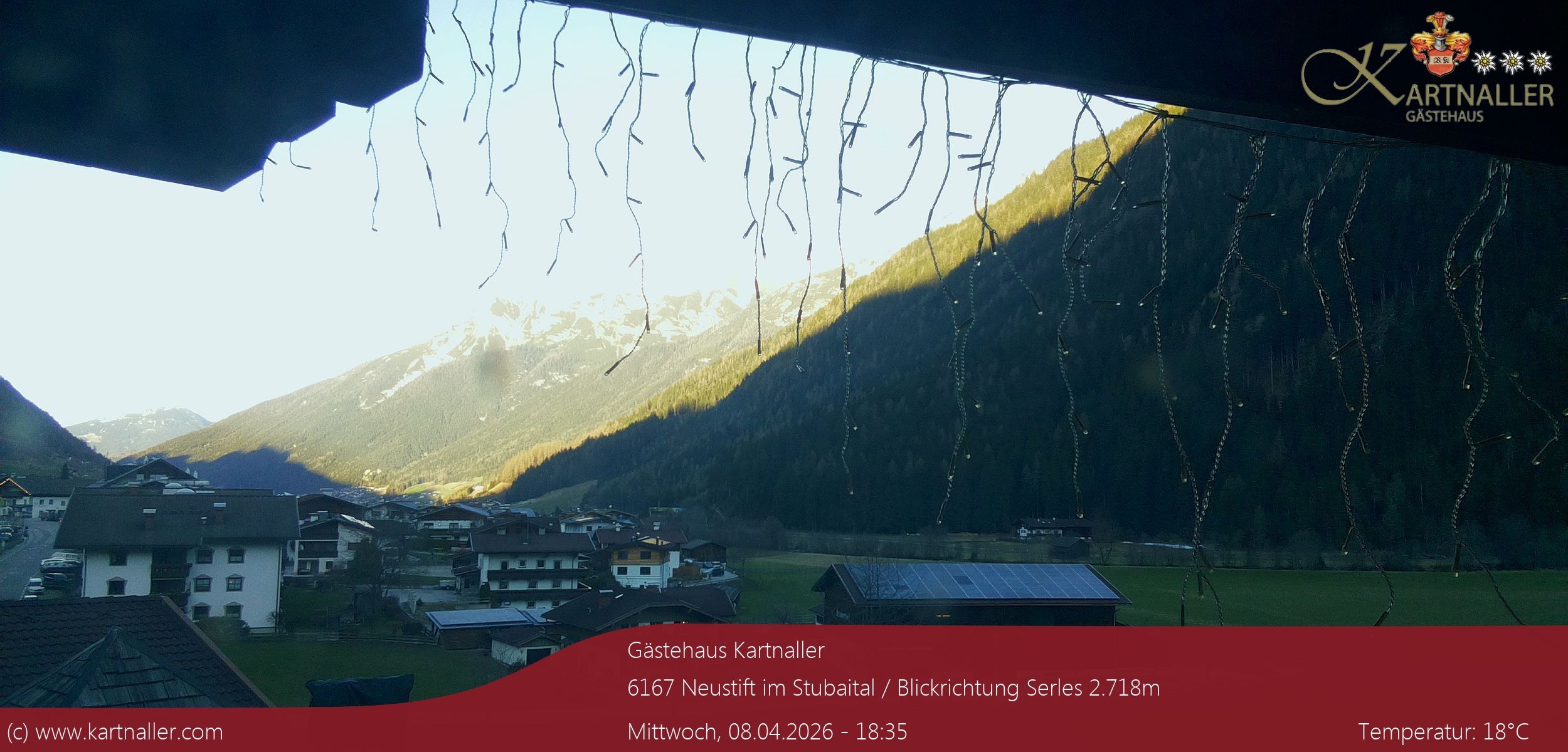 Archiv Foto Webcam Blick Neustift und Serles / Stubaital