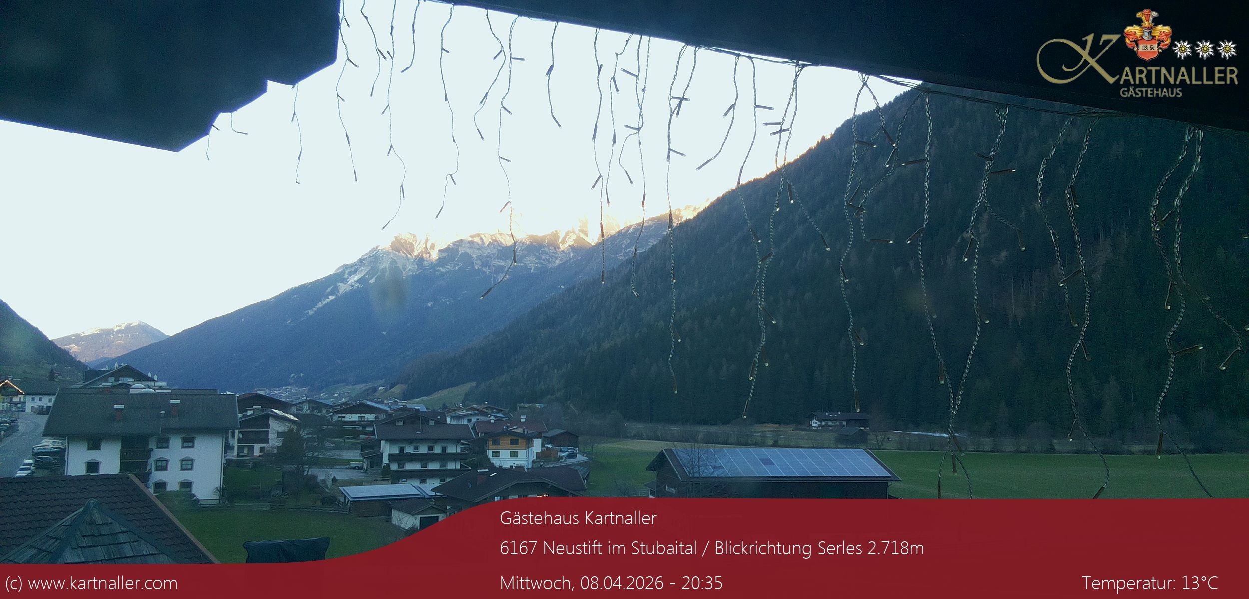 Archiv Foto Webcam Blick Neustift und Serles / Stubaital