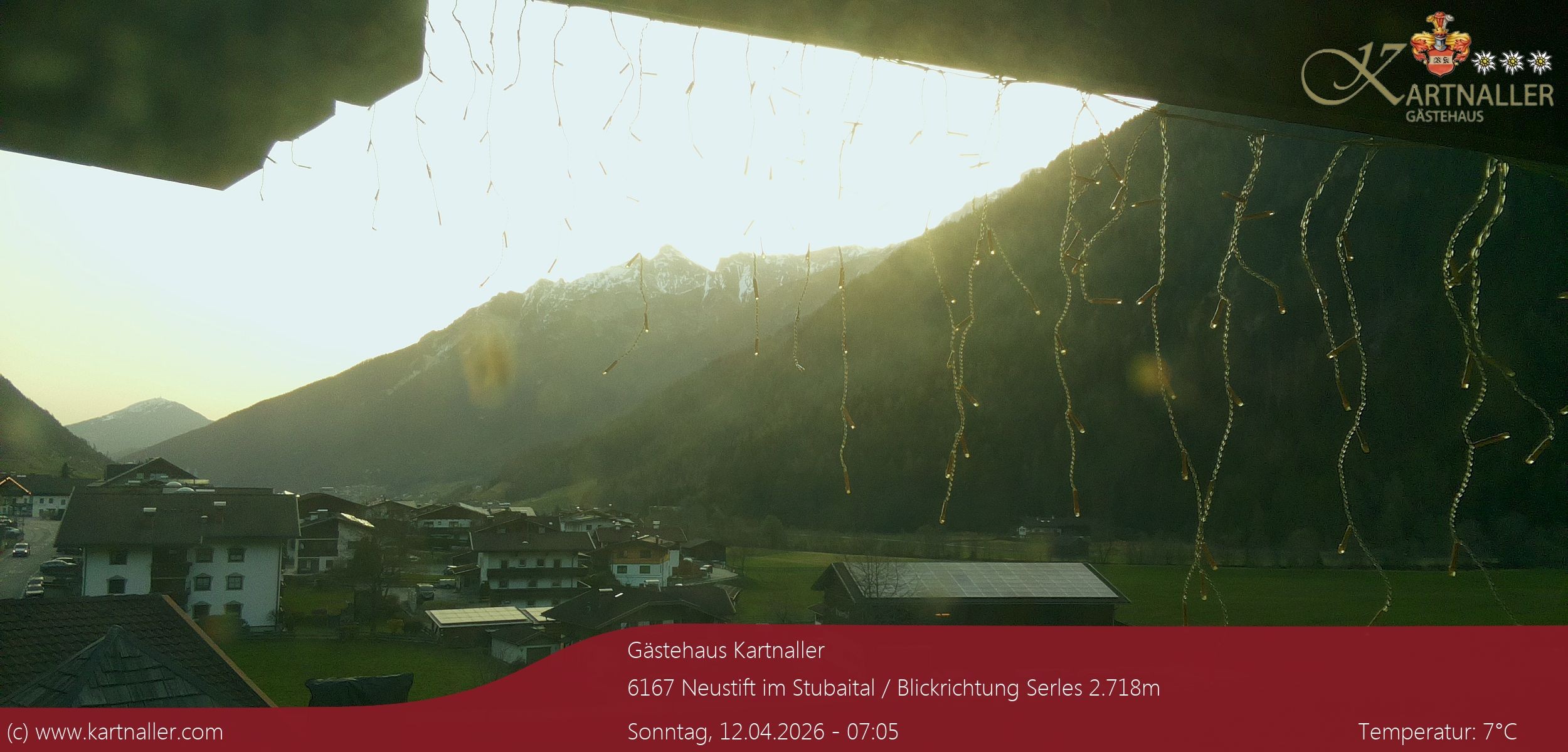 Archived image Webcam View to Neustift and Serles