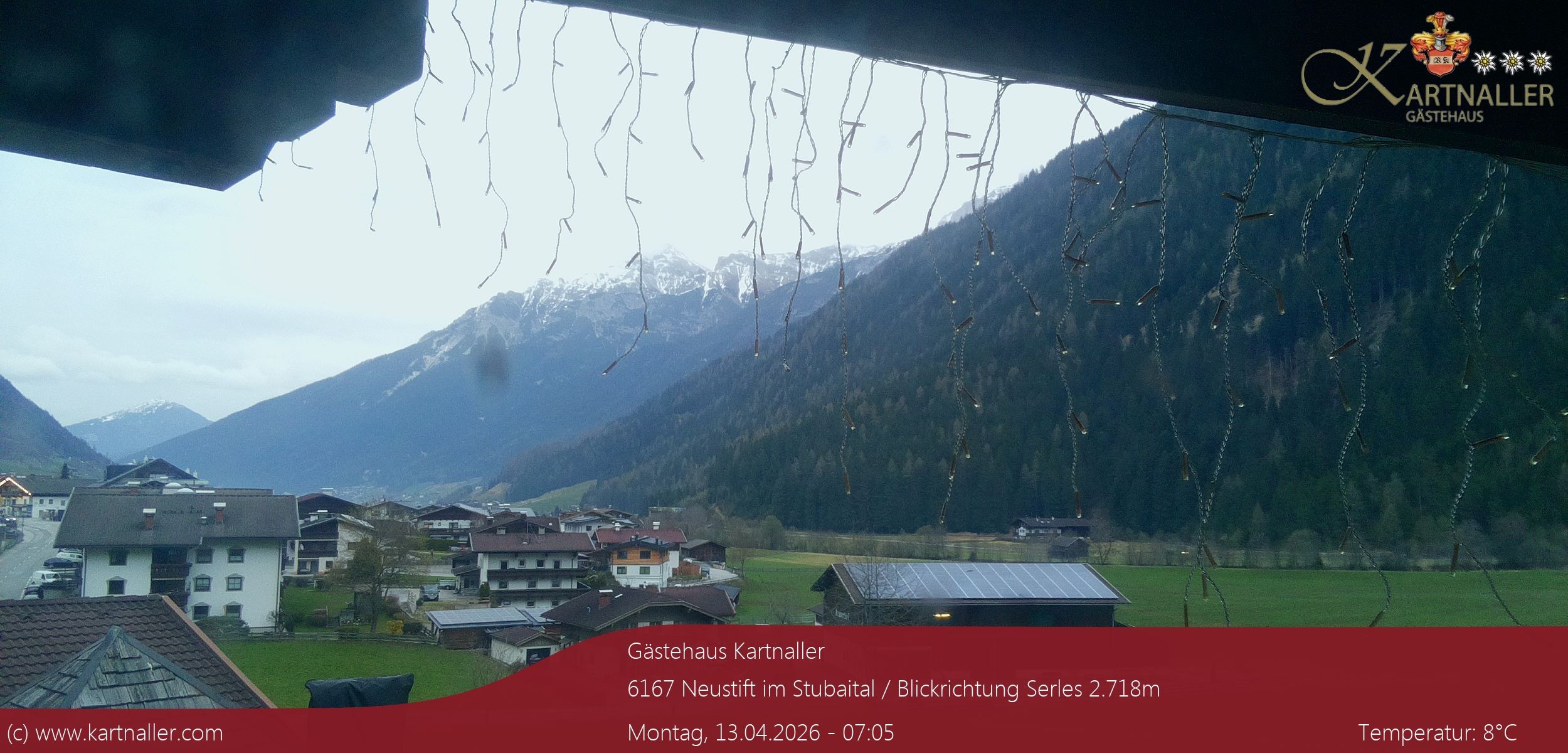 Archiv Foto Webcam Blick Neustift und Serles / Stubaital