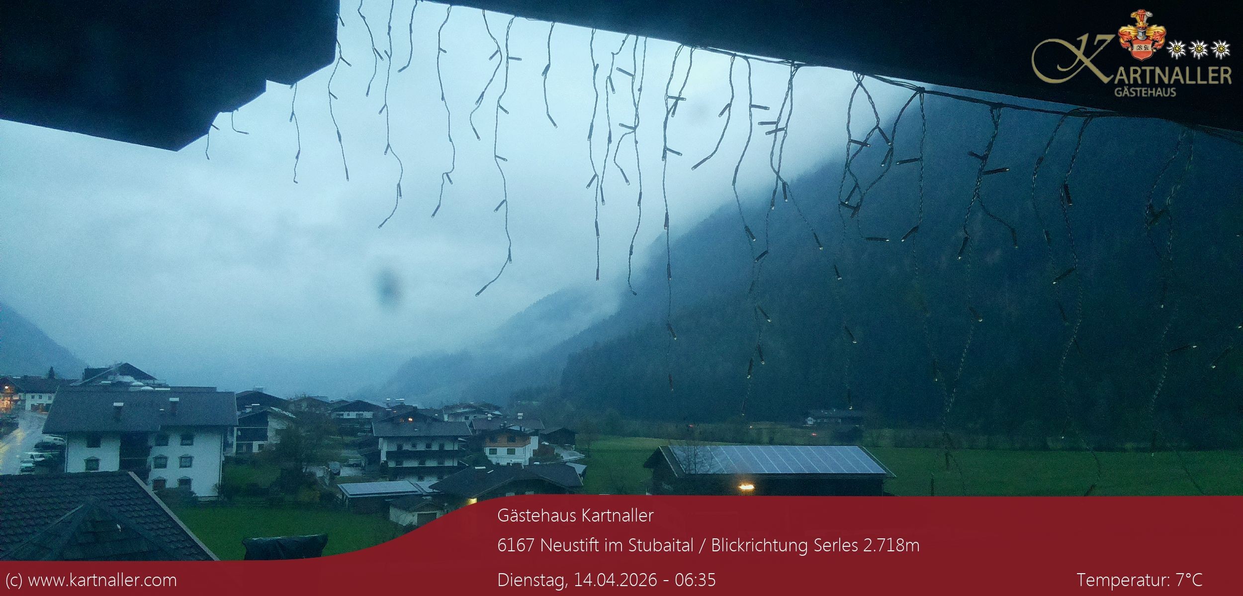 Archiv Foto Webcam Blick Neustift und Serles / Stubaital