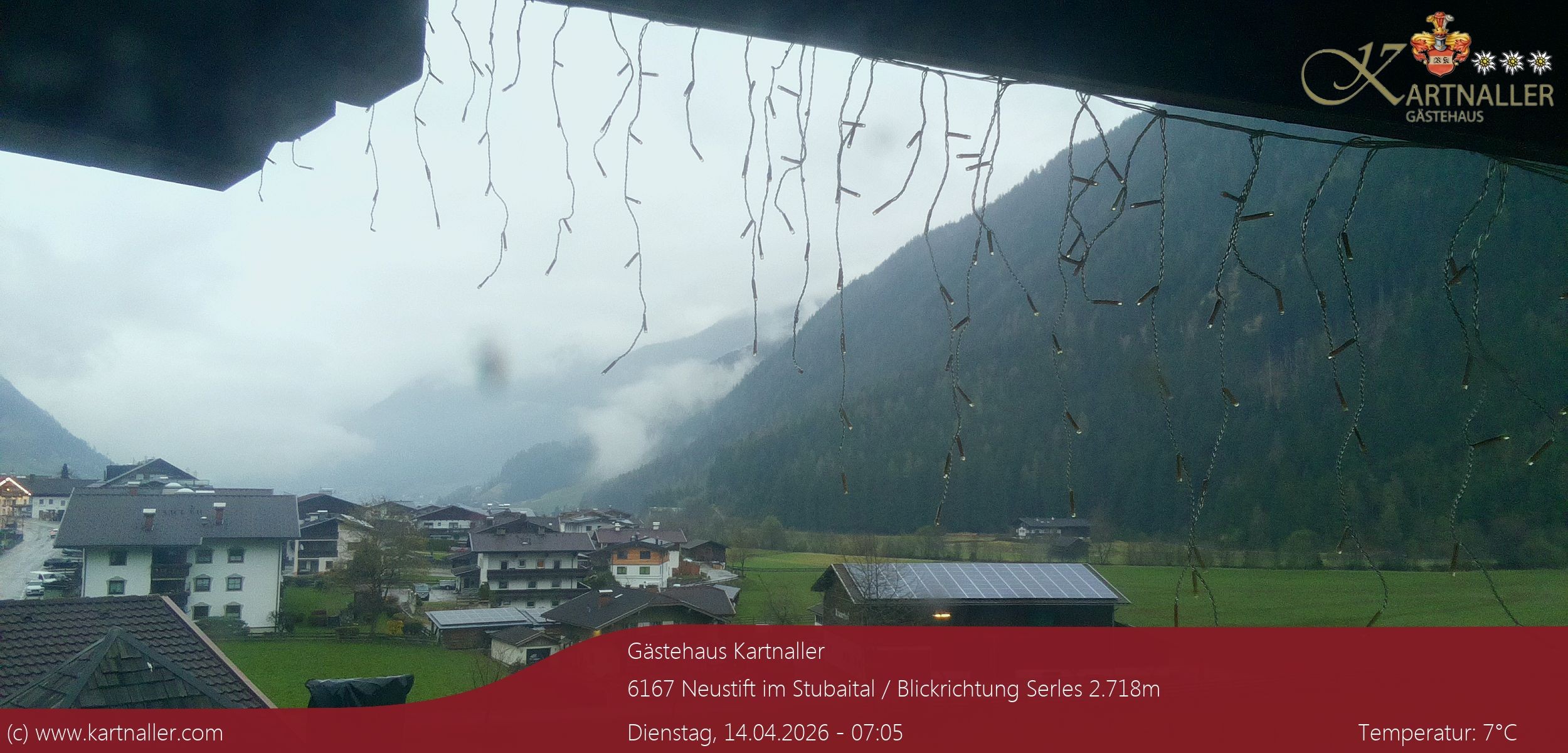 Archiv Foto Webcam Blick Neustift und Serles / Stubaital