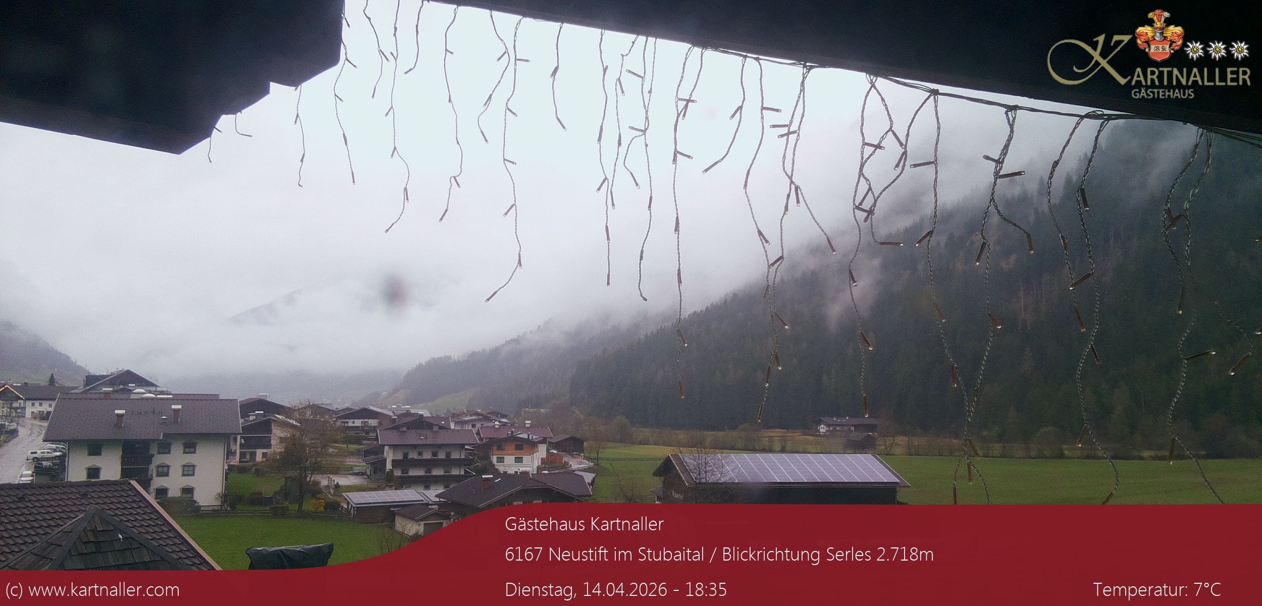 Archiv Foto Webcam Blick Neustift und Serles / Stubaital