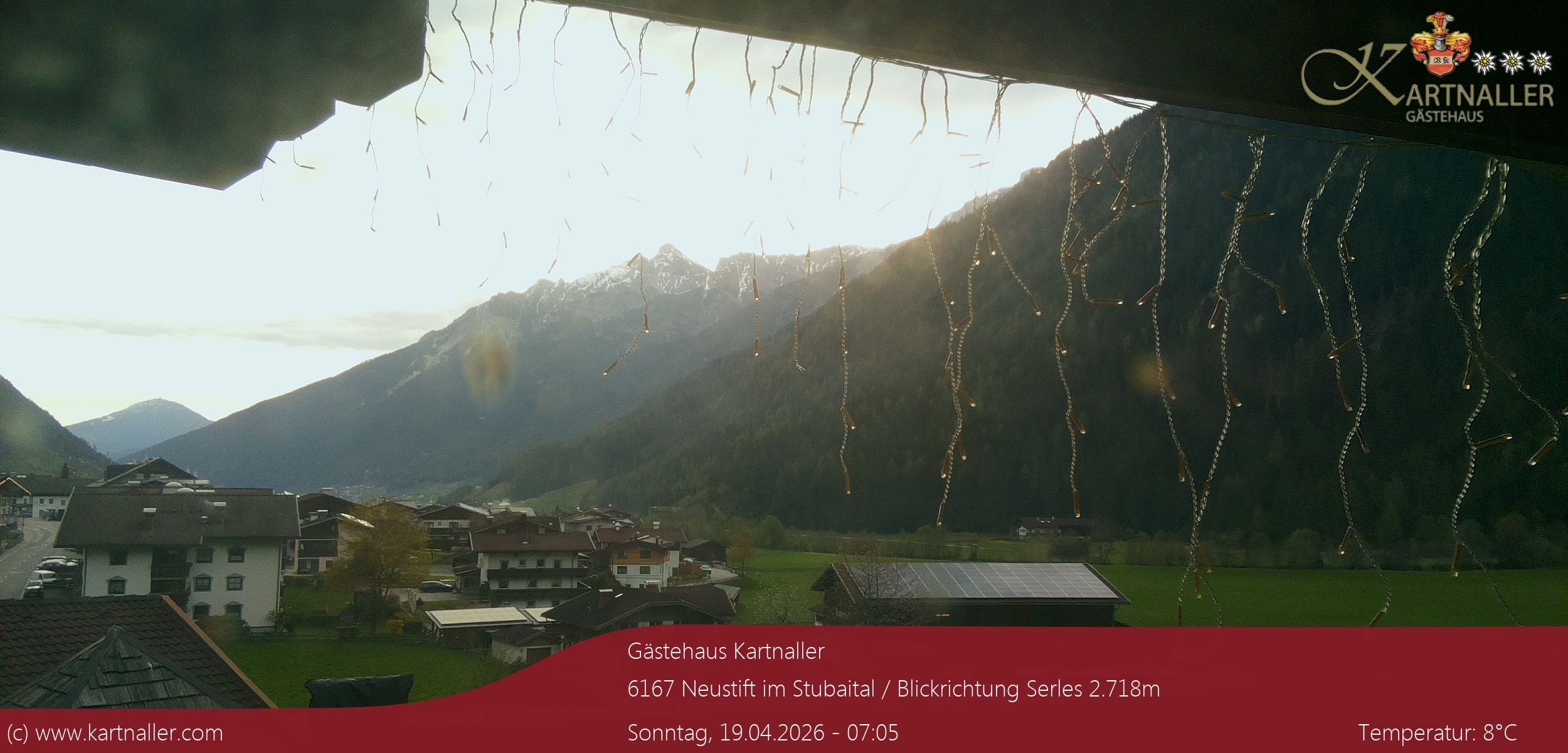 Archiv Foto Webcam Blick Neustift und Serles / Stubaital