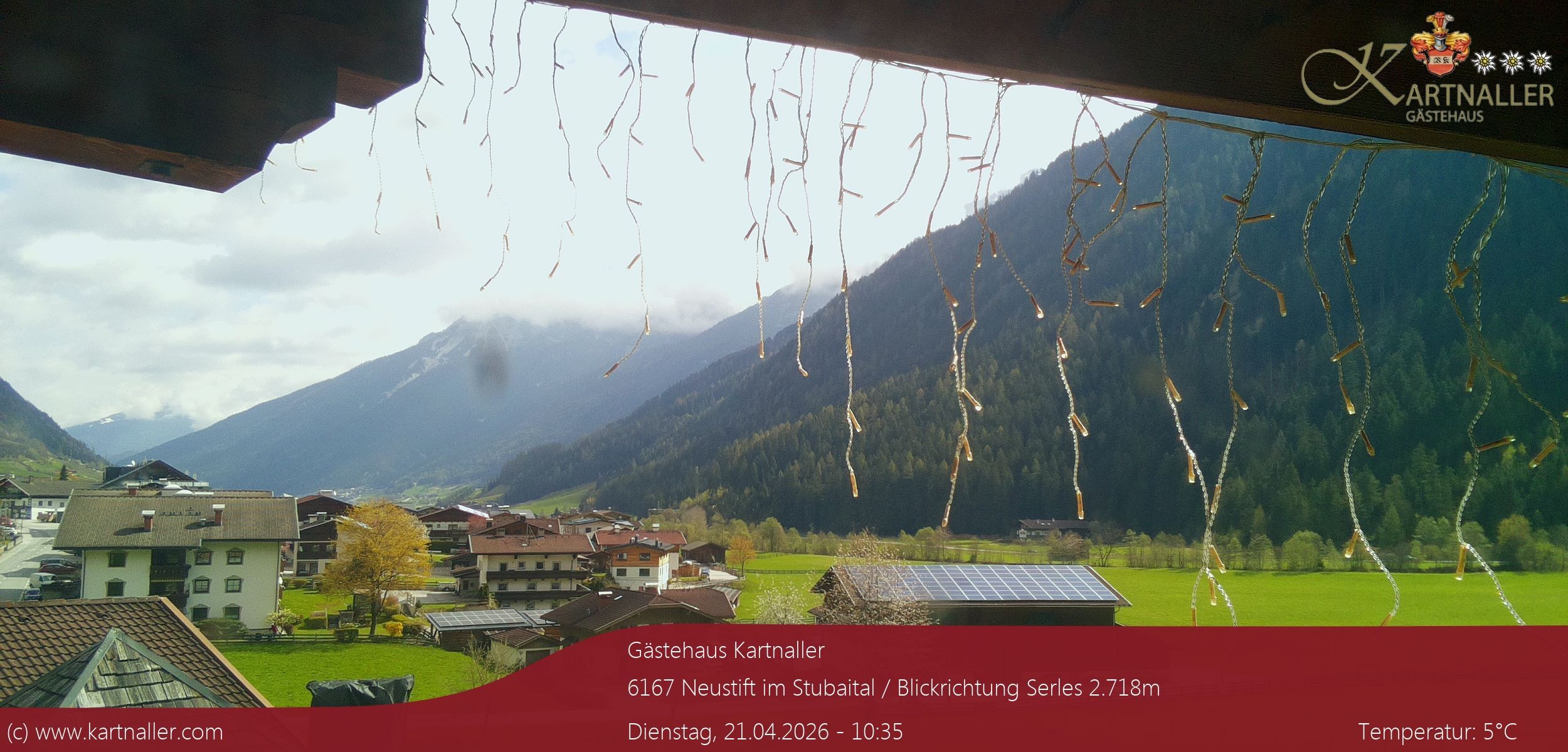 Archived image Webcam View to Neustift and Serles