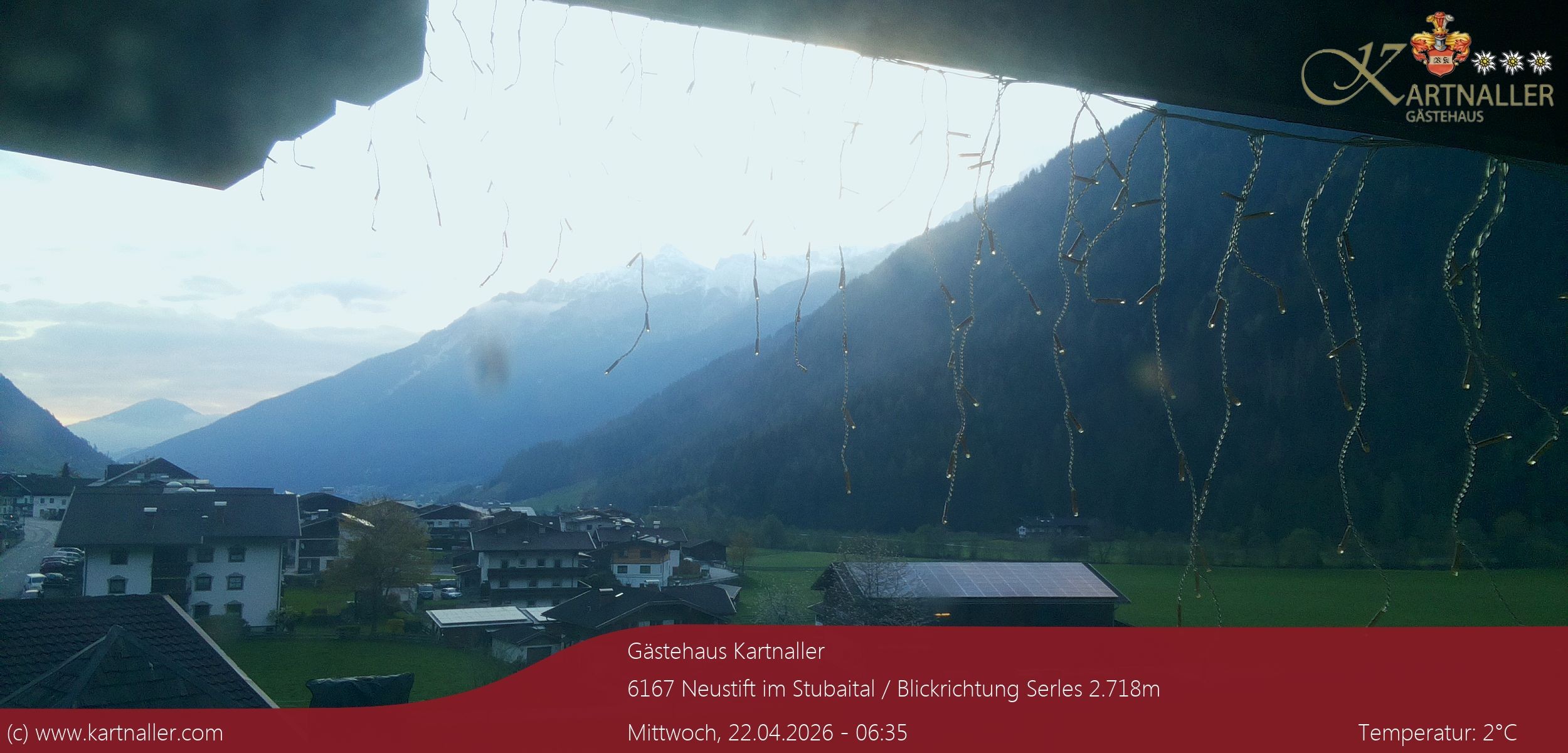 Archiv Foto Webcam Blick Neustift und Serles / Stubaital