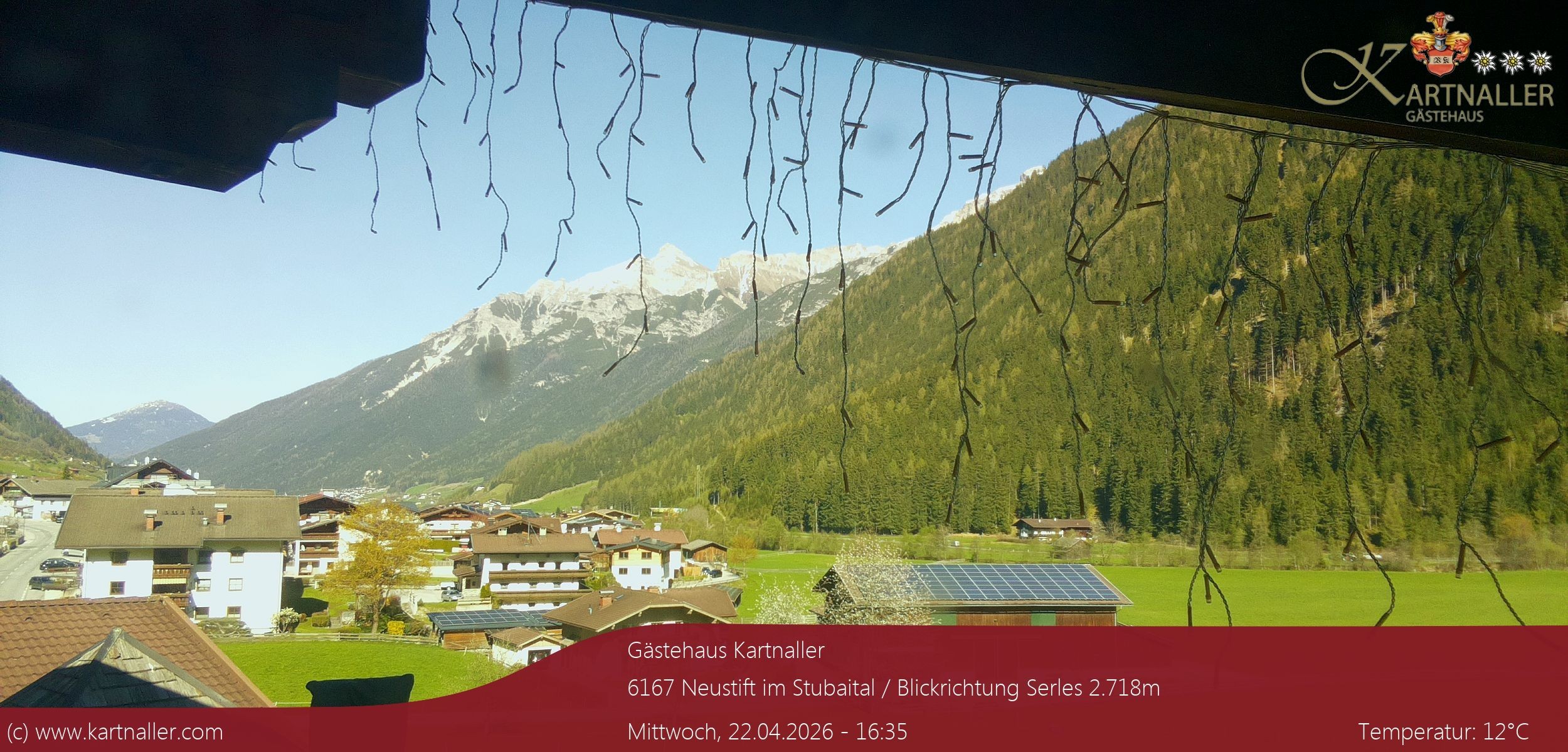 Archiv Foto Webcam Blick Neustift und Serles / Stubaital