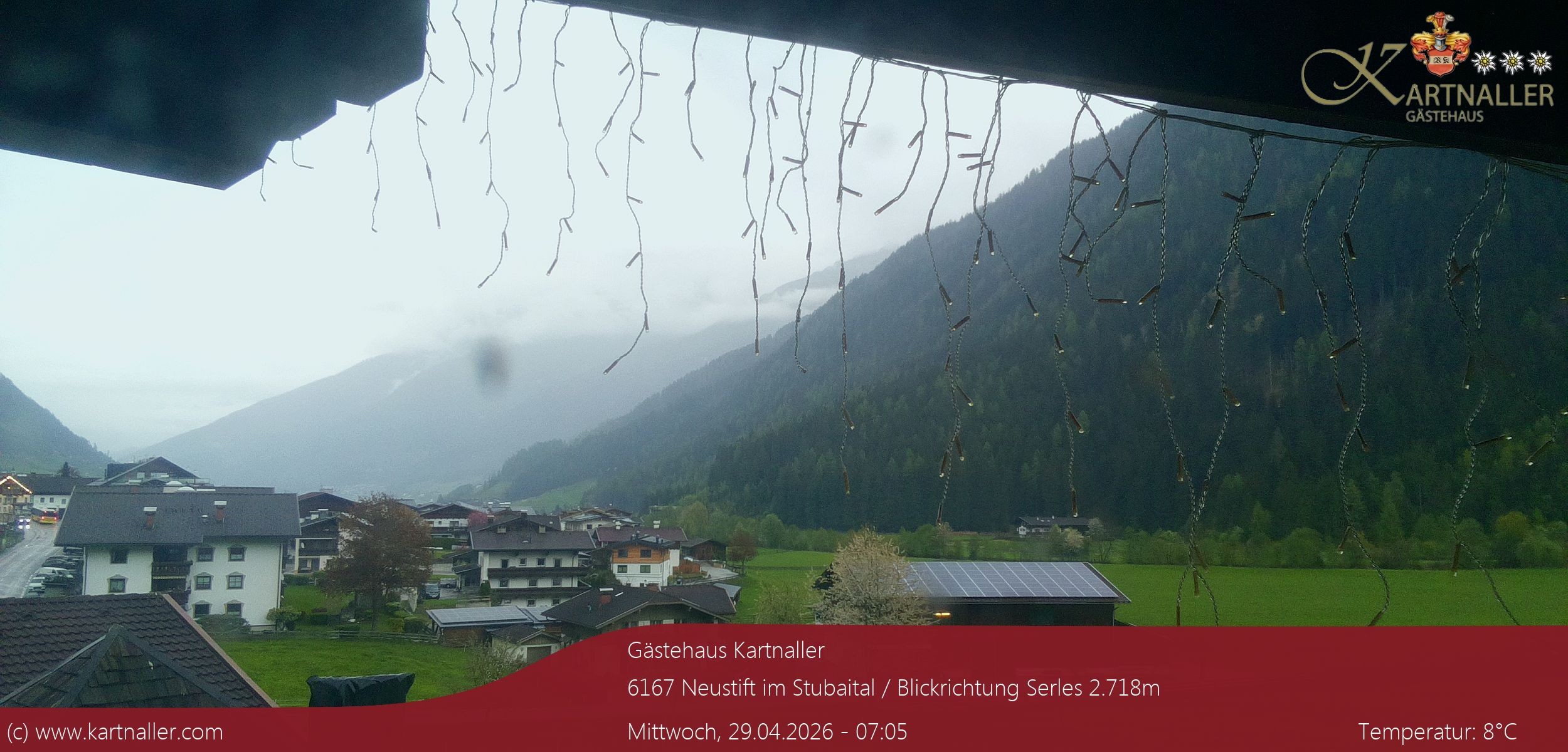 Archiv Foto Webcam Blick Neustift und Serles / Stubaital
