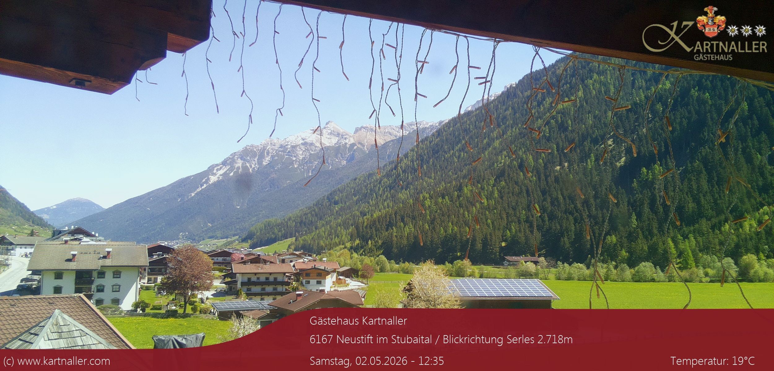 Archiv Foto Webcam Blick Neustift und Serles / Stubaital