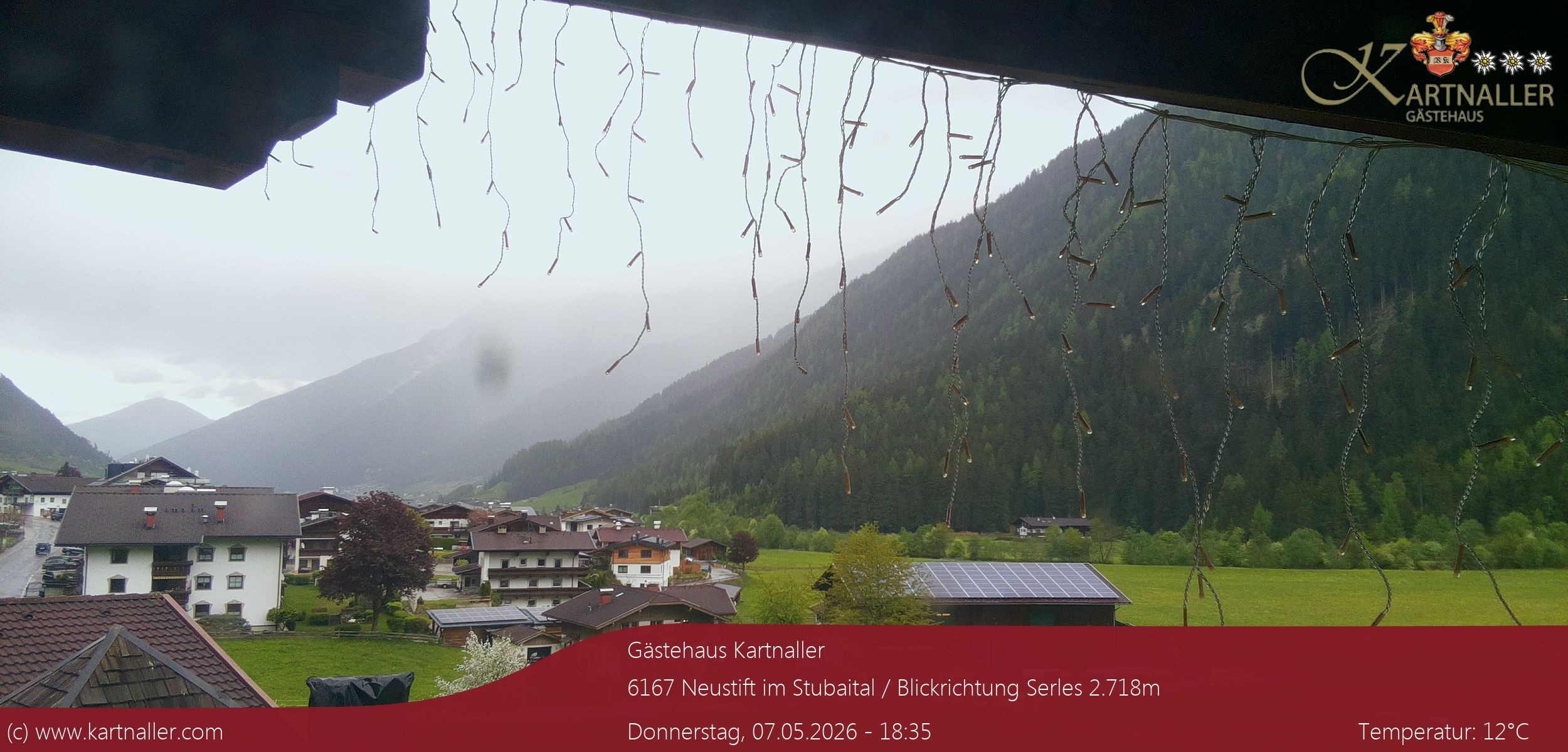 Archiv Foto Webcam Blick Neustift und Serles / Stubaital
