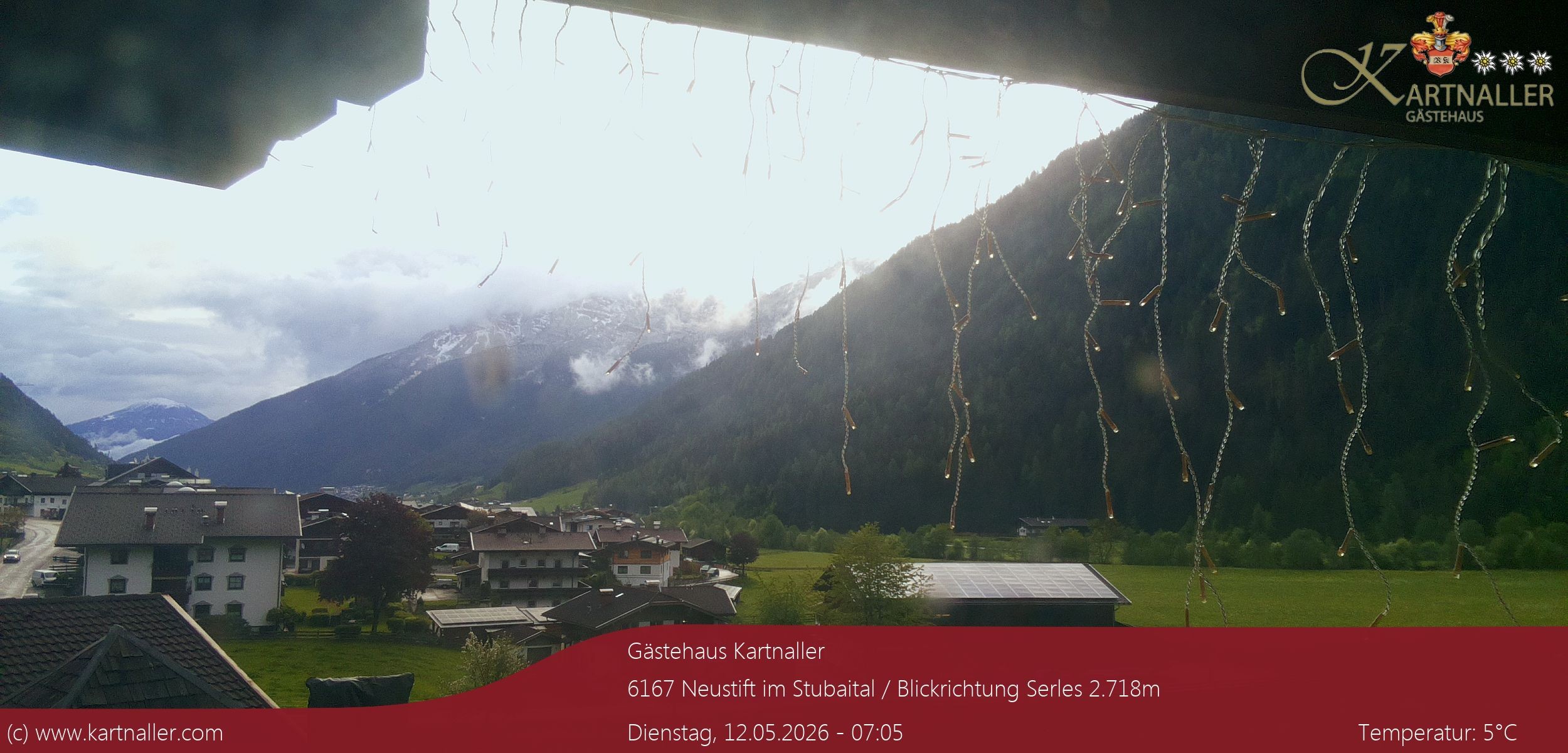 Archiv Foto Webcam Blick Neustift und Serles / Stubaital