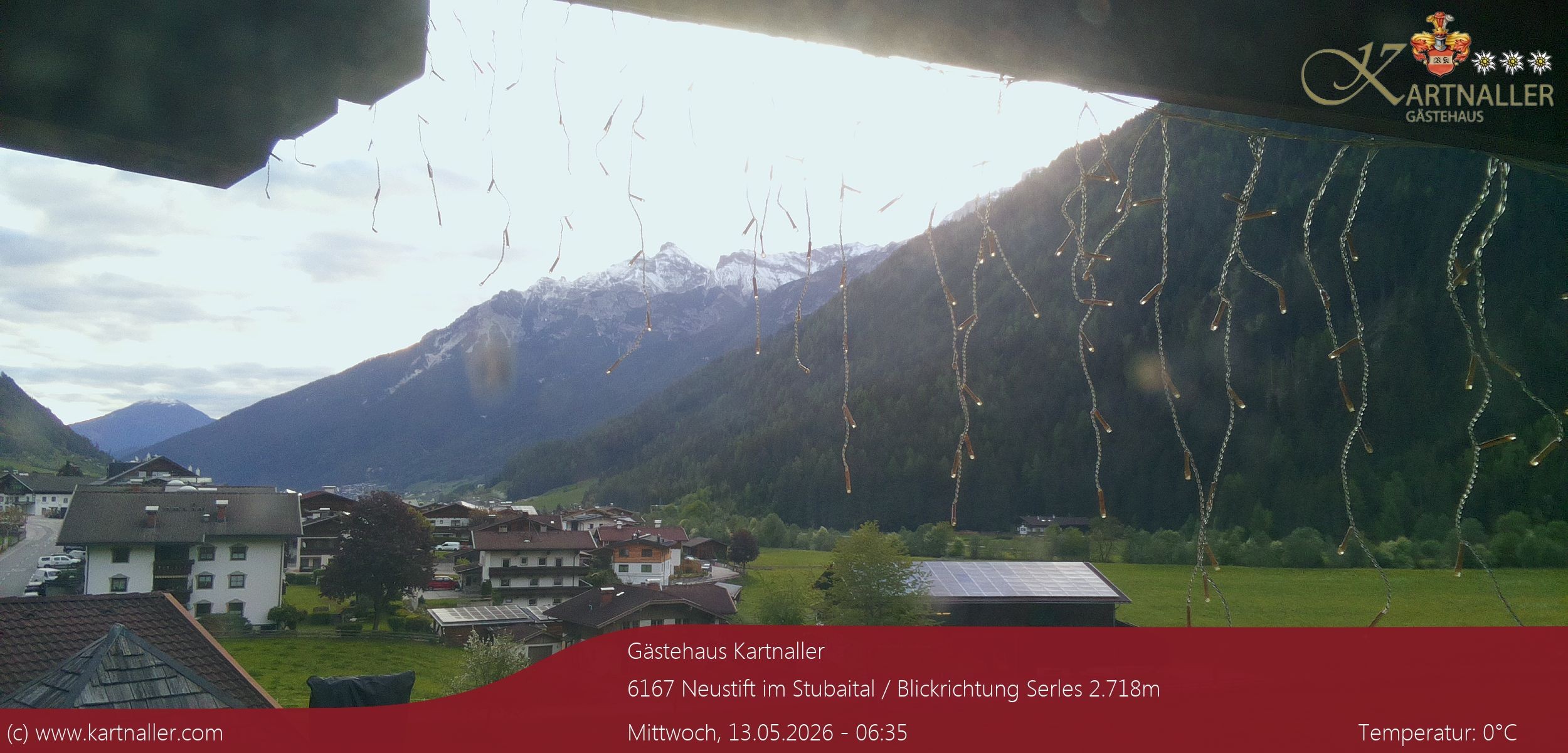 Archiv Foto Webcam Blick Neustift und Serles / Stubaital