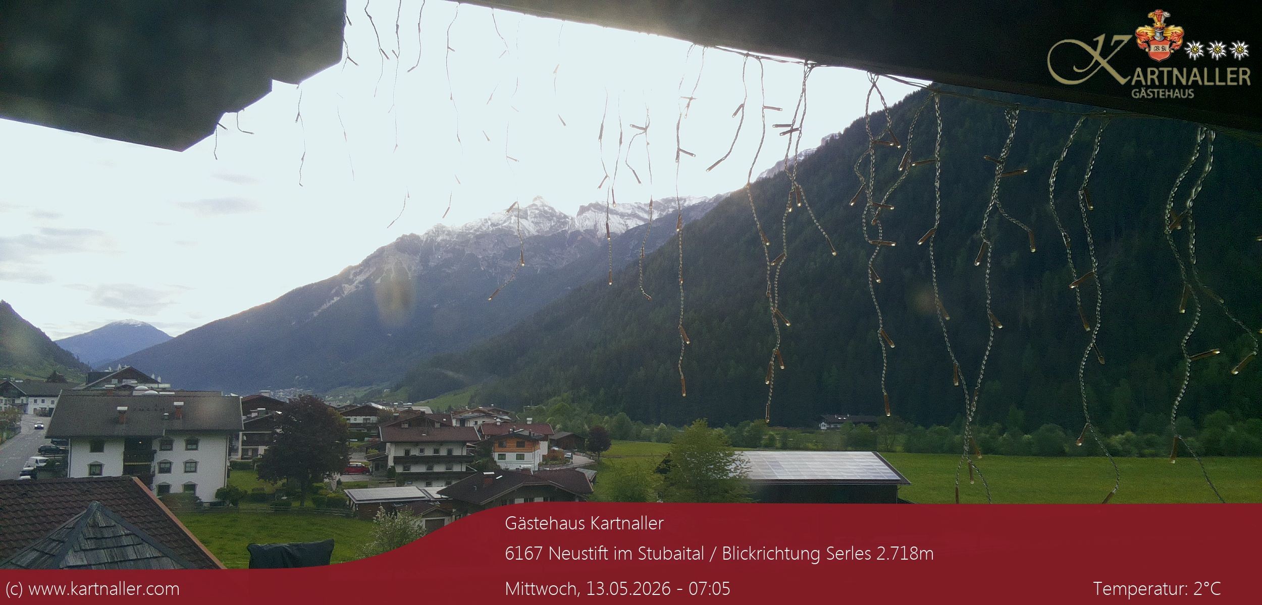 Archiv Foto Webcam Blick Neustift und Serles / Stubaital