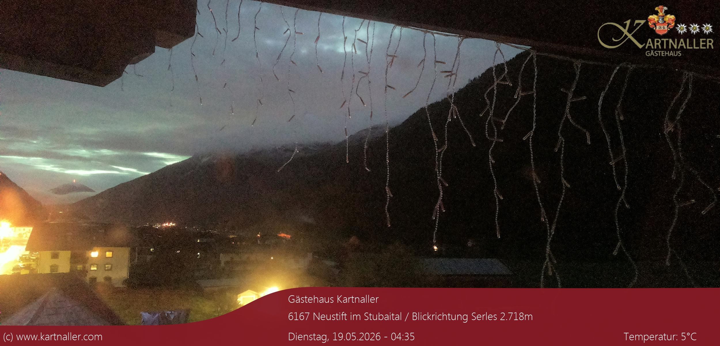 Archiv Foto Webcam Blick Neustift und Serles / Stubaital