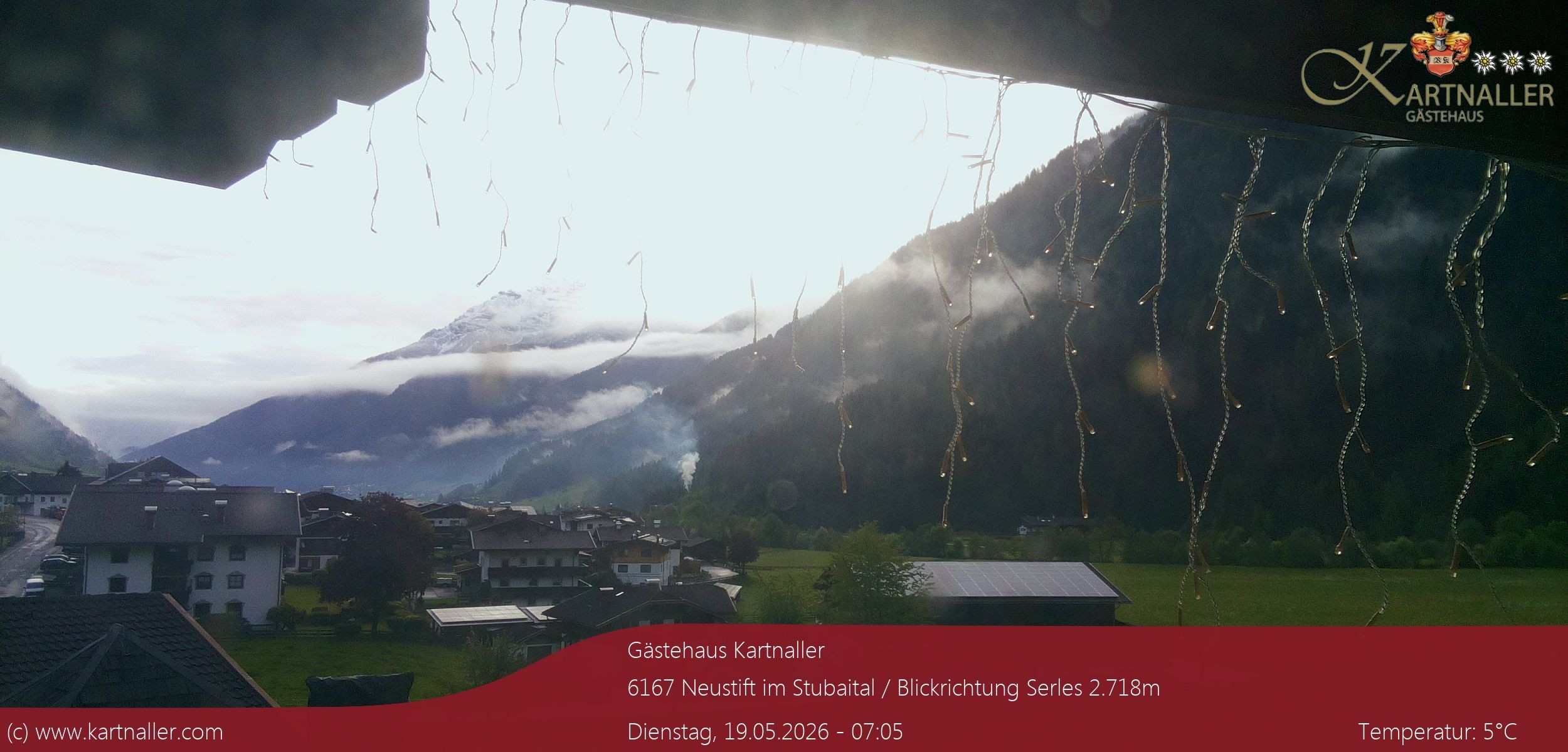 Archiv Foto Webcam Blick Neustift und Serles / Stubaital