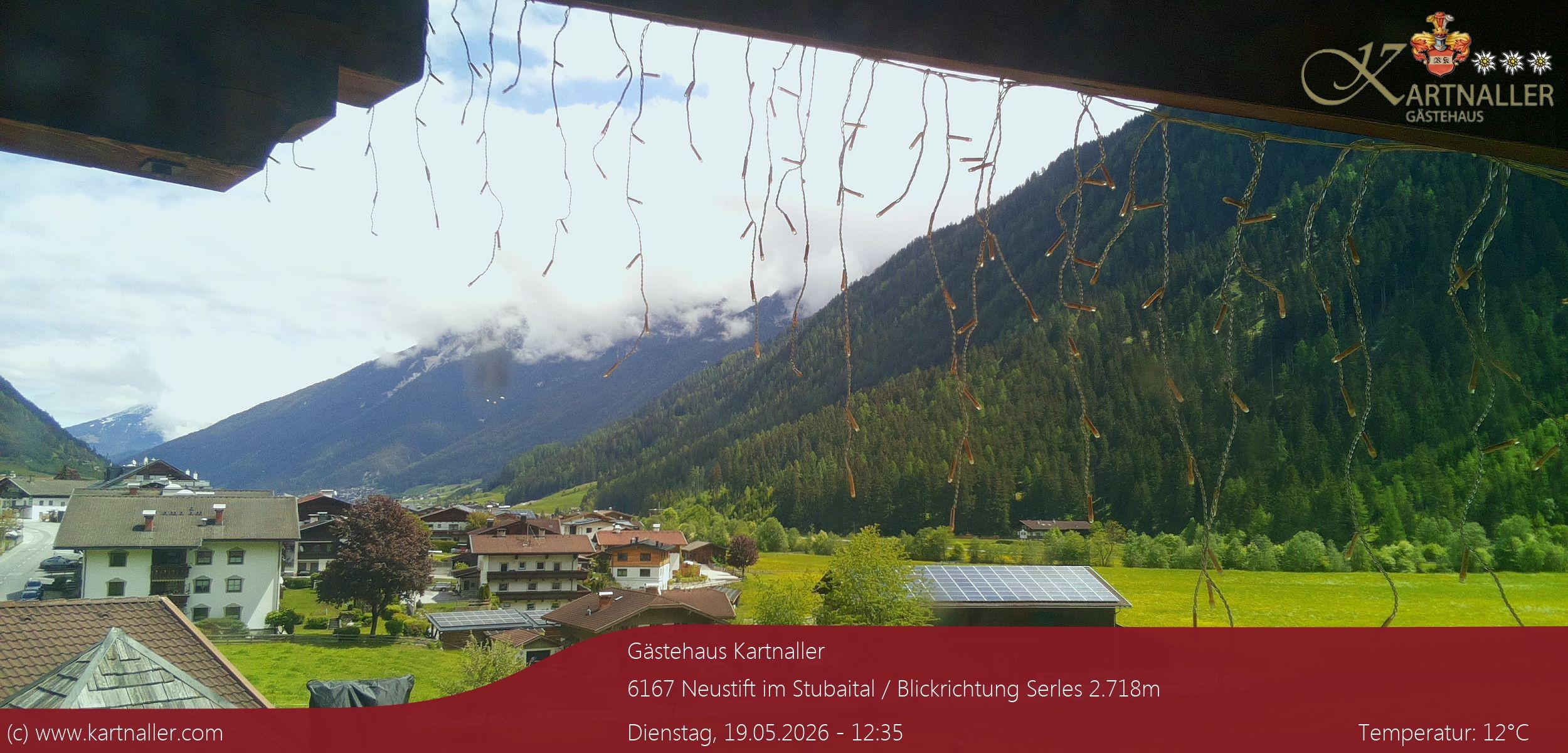 Archiv Foto Webcam Blick Neustift und Serles / Stubaital