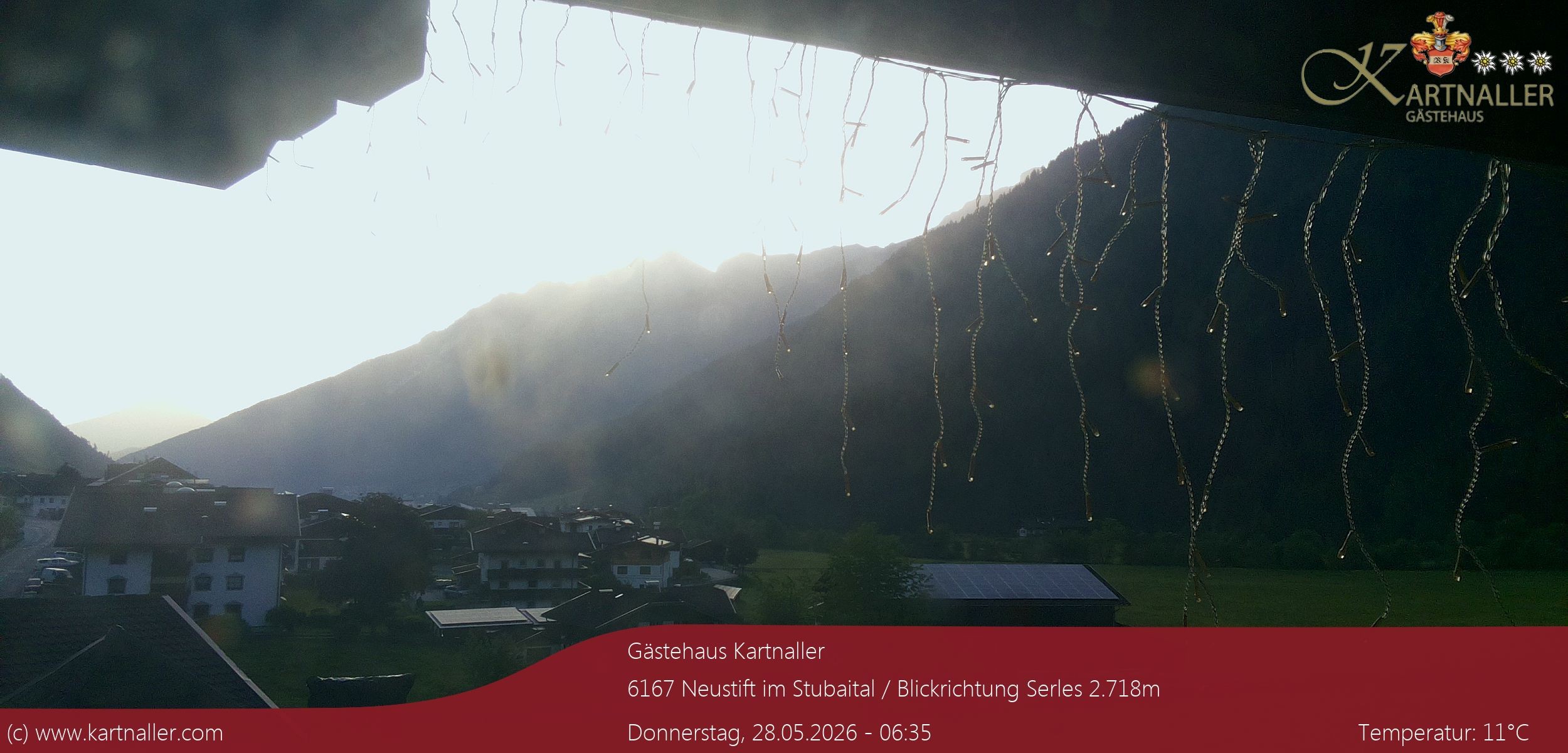 Archiv Foto Webcam Blick Neustift und Serles / Stubaital