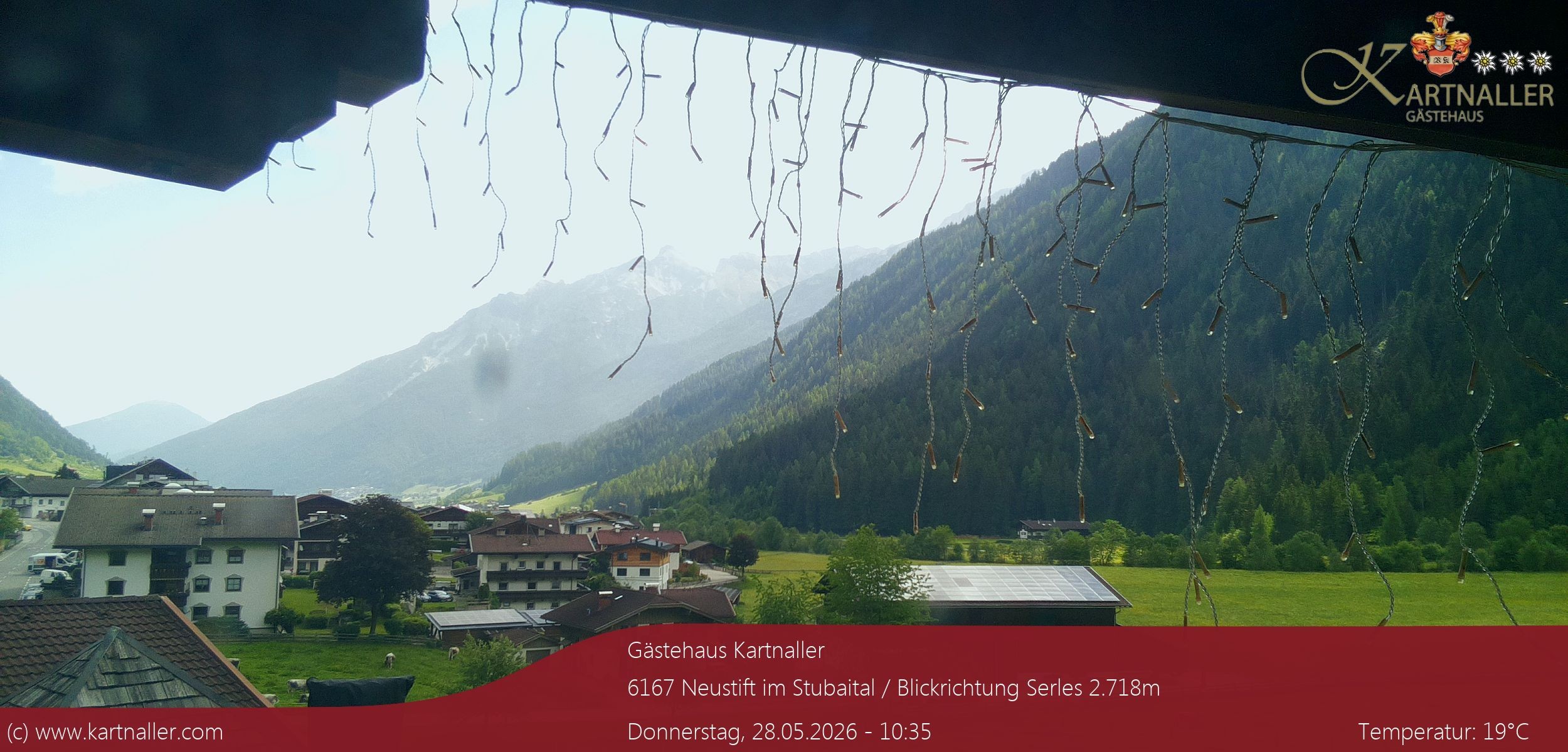 Archiv Foto Webcam Blick Neustift und Serles / Stubaital