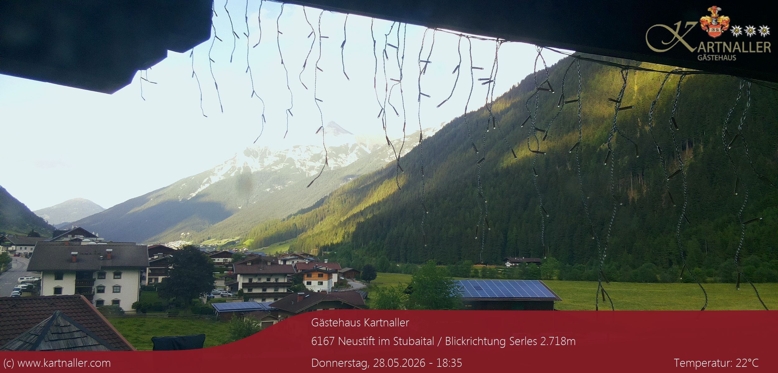 Archiv Foto Webcam Blick Neustift und Serles / Stubaital