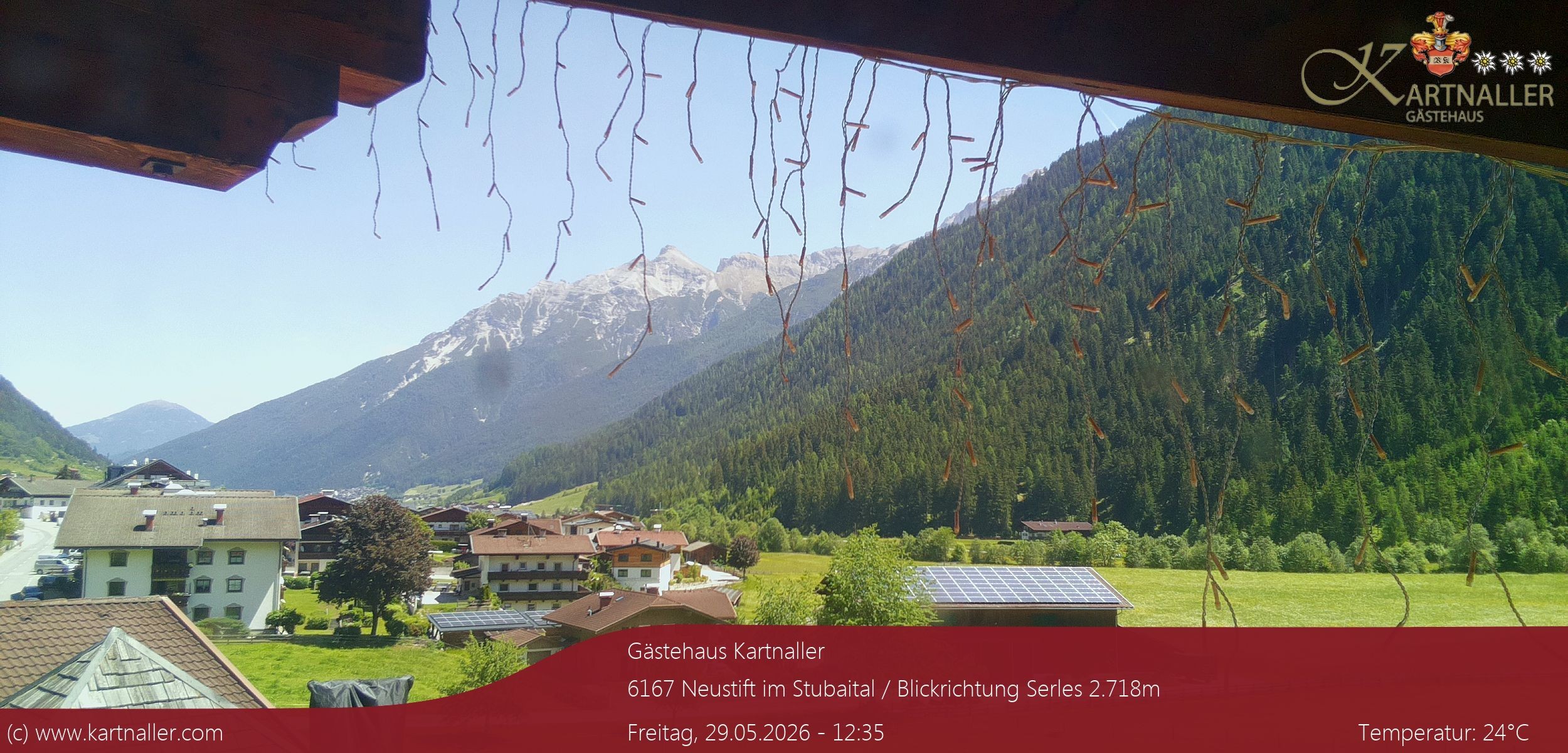 Archived image Webcam View to Neustift and Serles