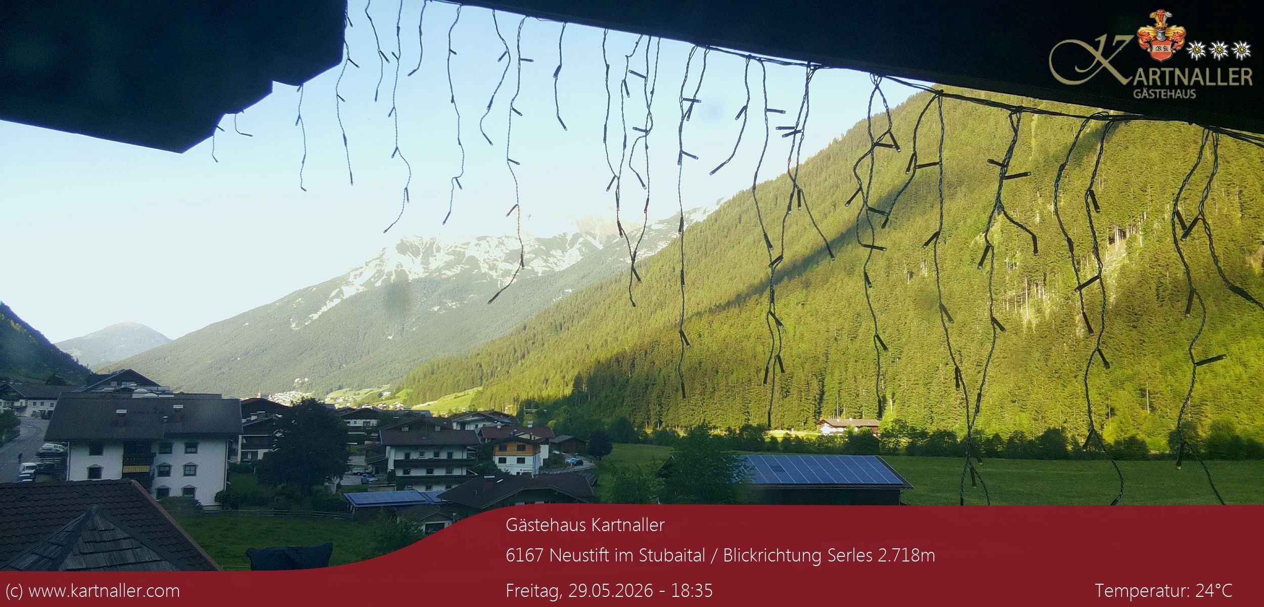 Archived image Webcam View to Neustift and Serles