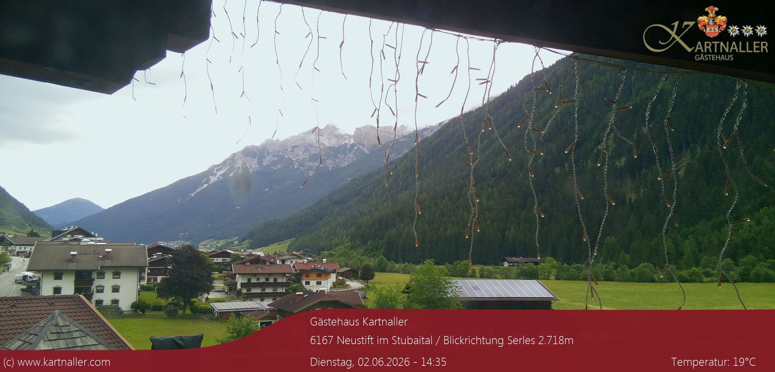 Archiv Foto Webcam Blick Neustift und Serles / Stubaital