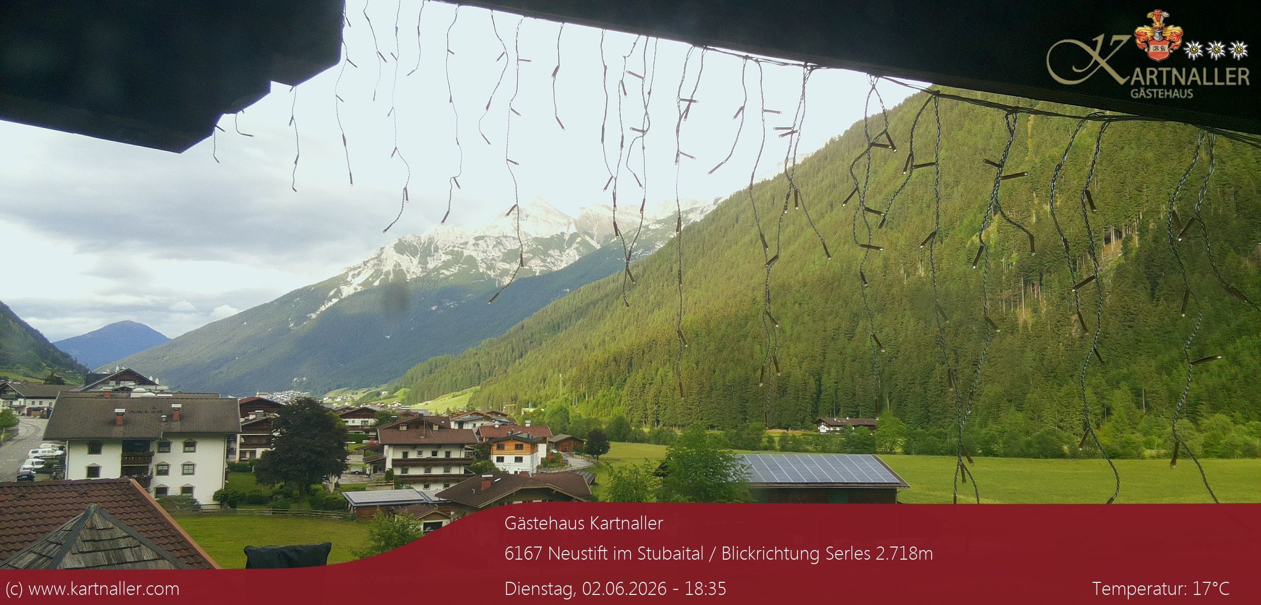 Archiv Foto Webcam Blick Neustift und Serles / Stubaital