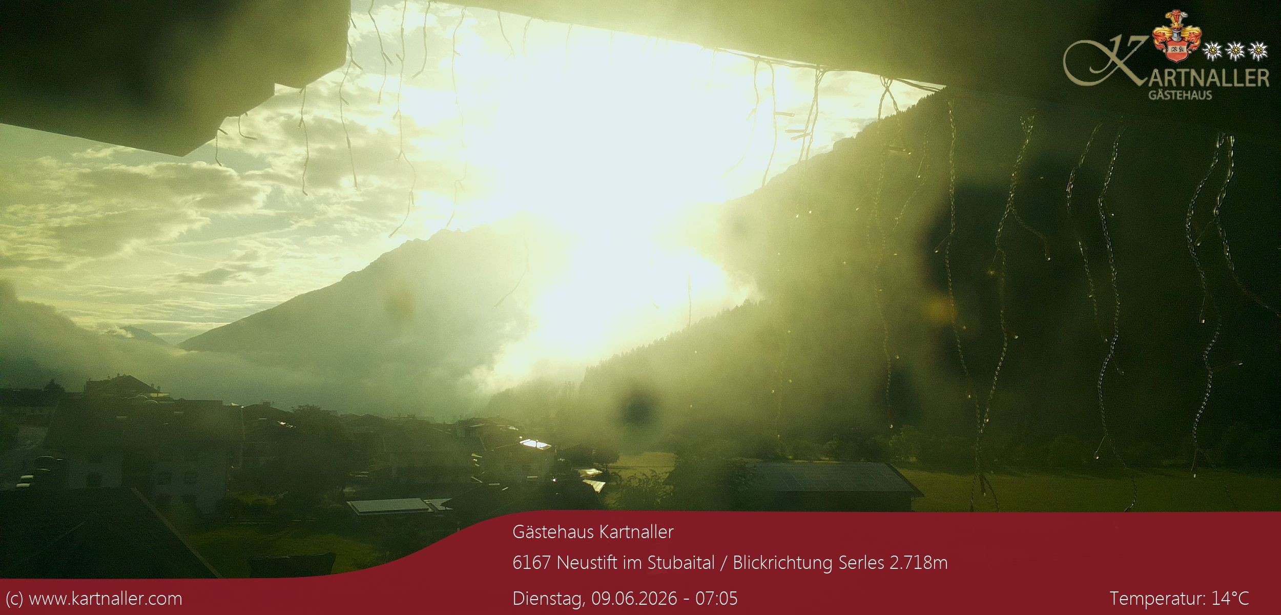 Archiv Foto Webcam Blick Neustift und Serles / Stubaital
