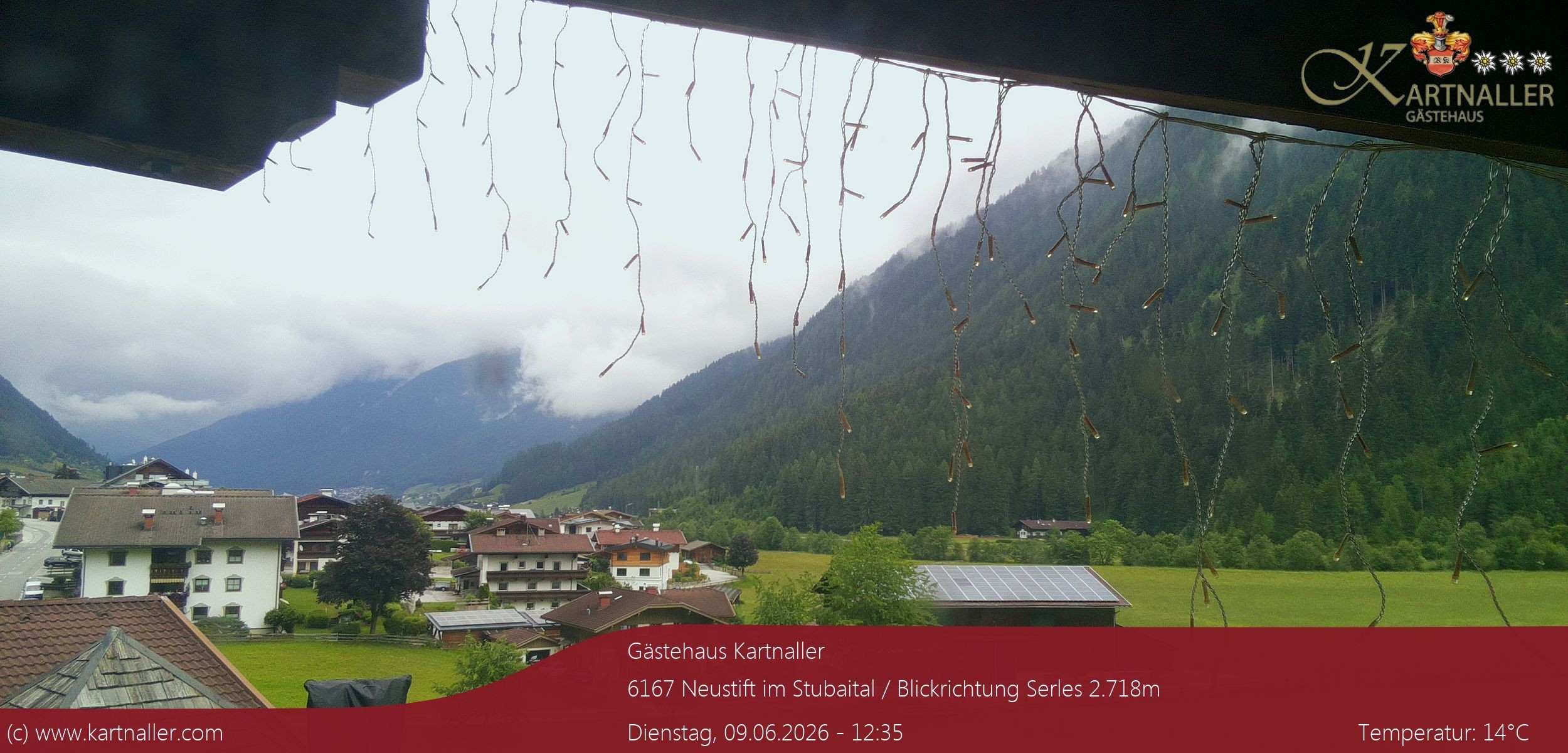 Archiv Foto Webcam Blick Neustift und Serles / Stubaital