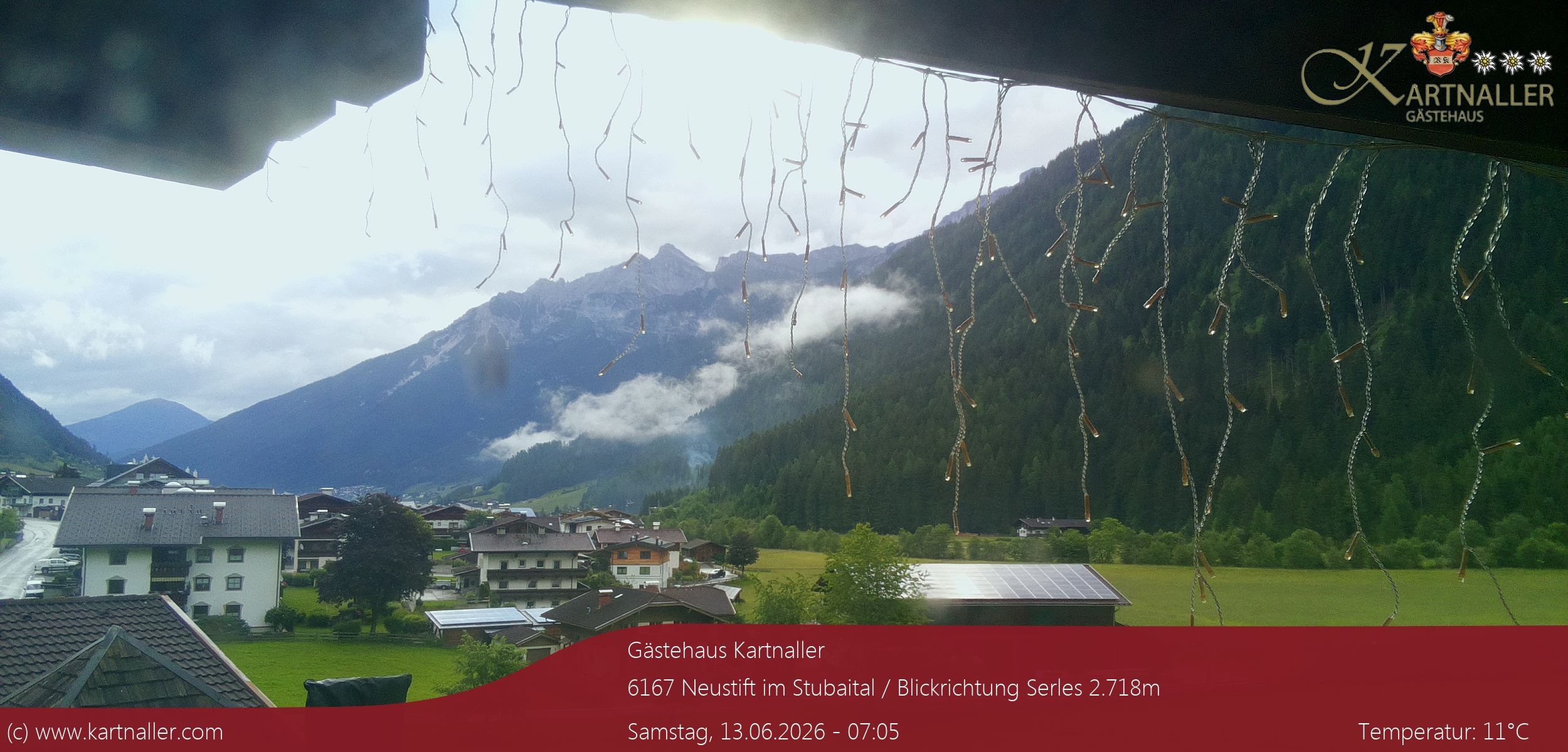 Archiv Foto Webcam Blick Neustift und Serles / Stubaital