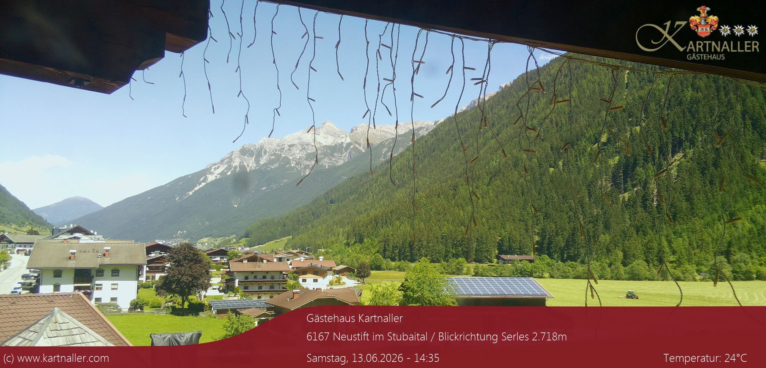 Archiv Foto Webcam Blick Neustift und Serles / Stubaital