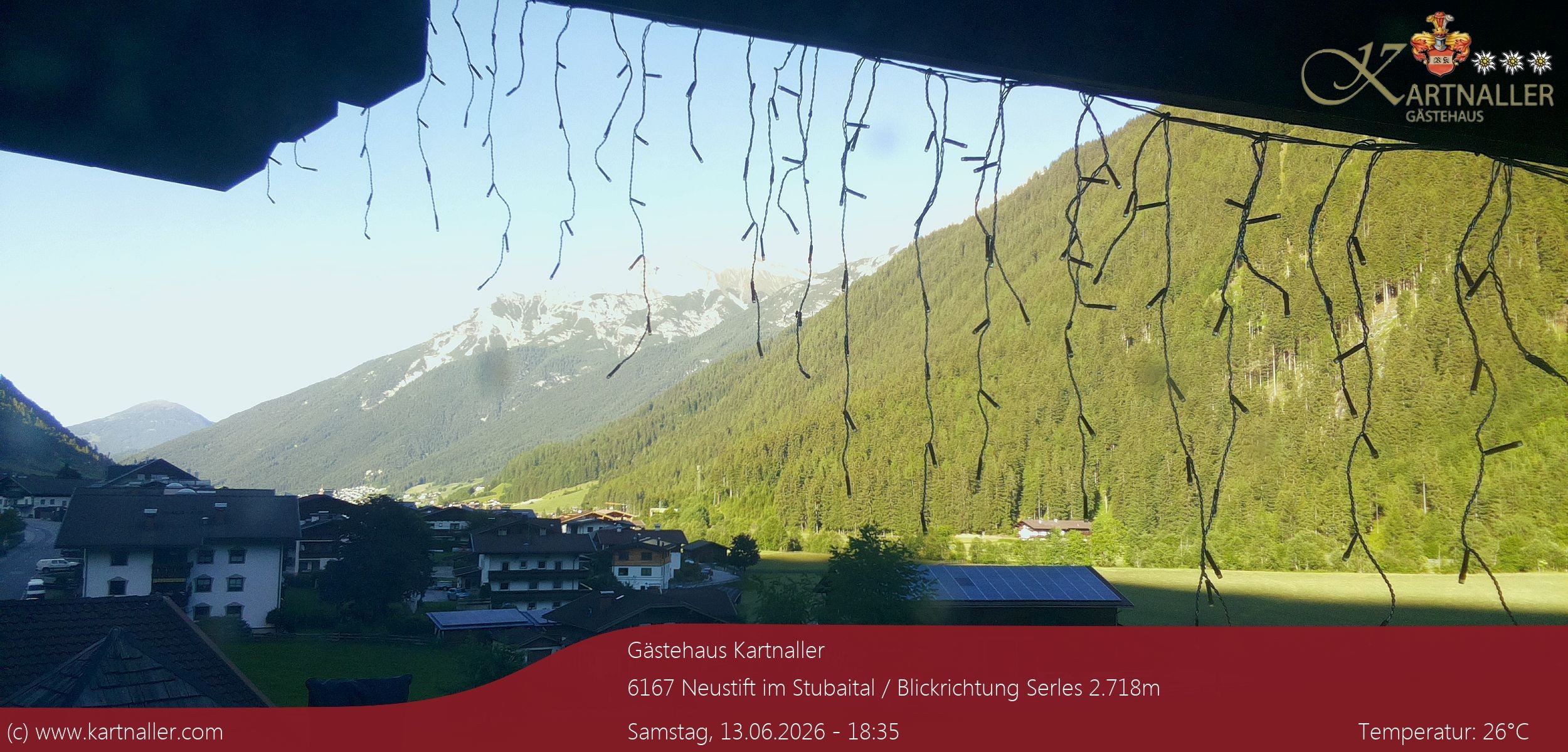 Archiv Foto Webcam Blick Neustift und Serles / Stubaital
