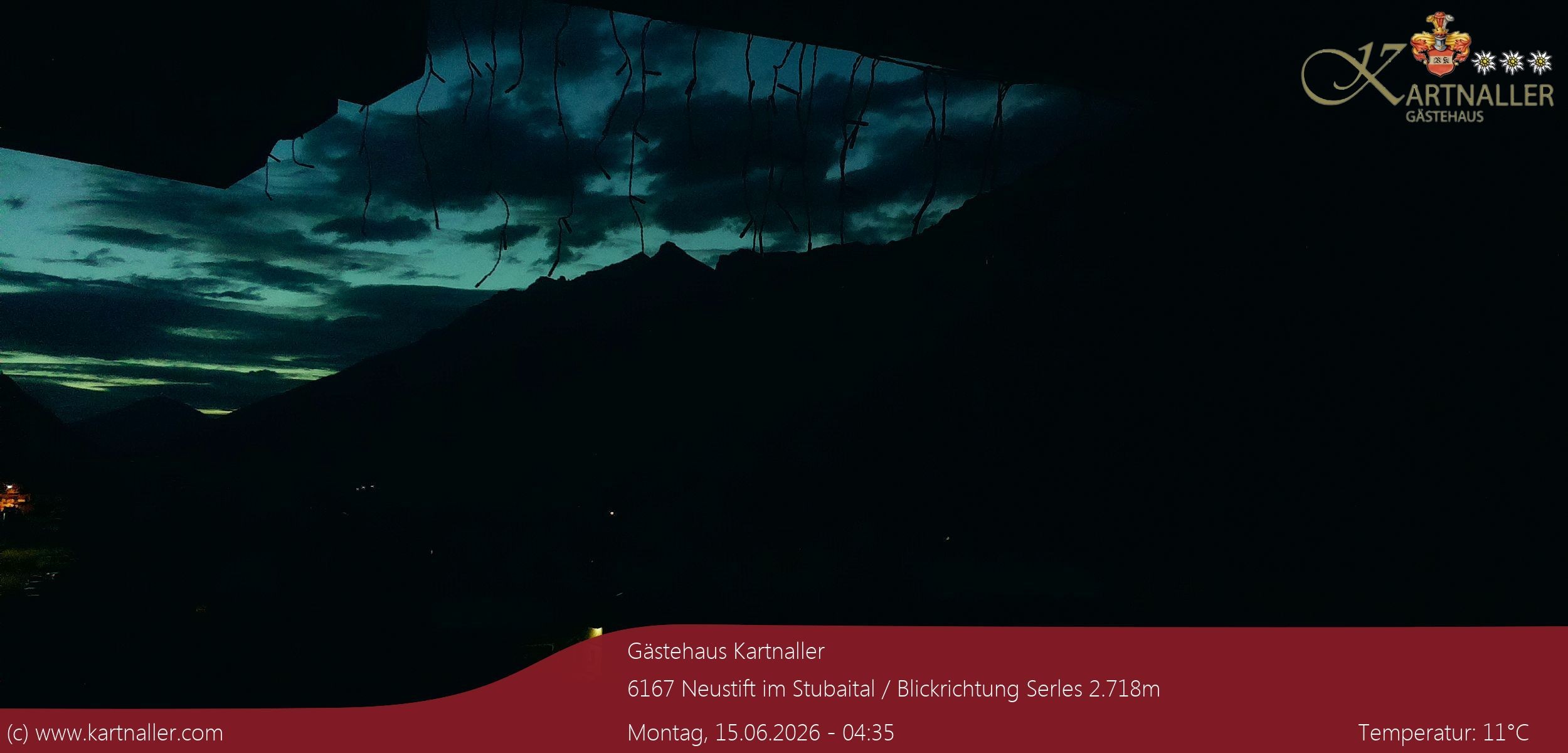 Archiv Foto Webcam Blick Neustift und Serles / Stubaital