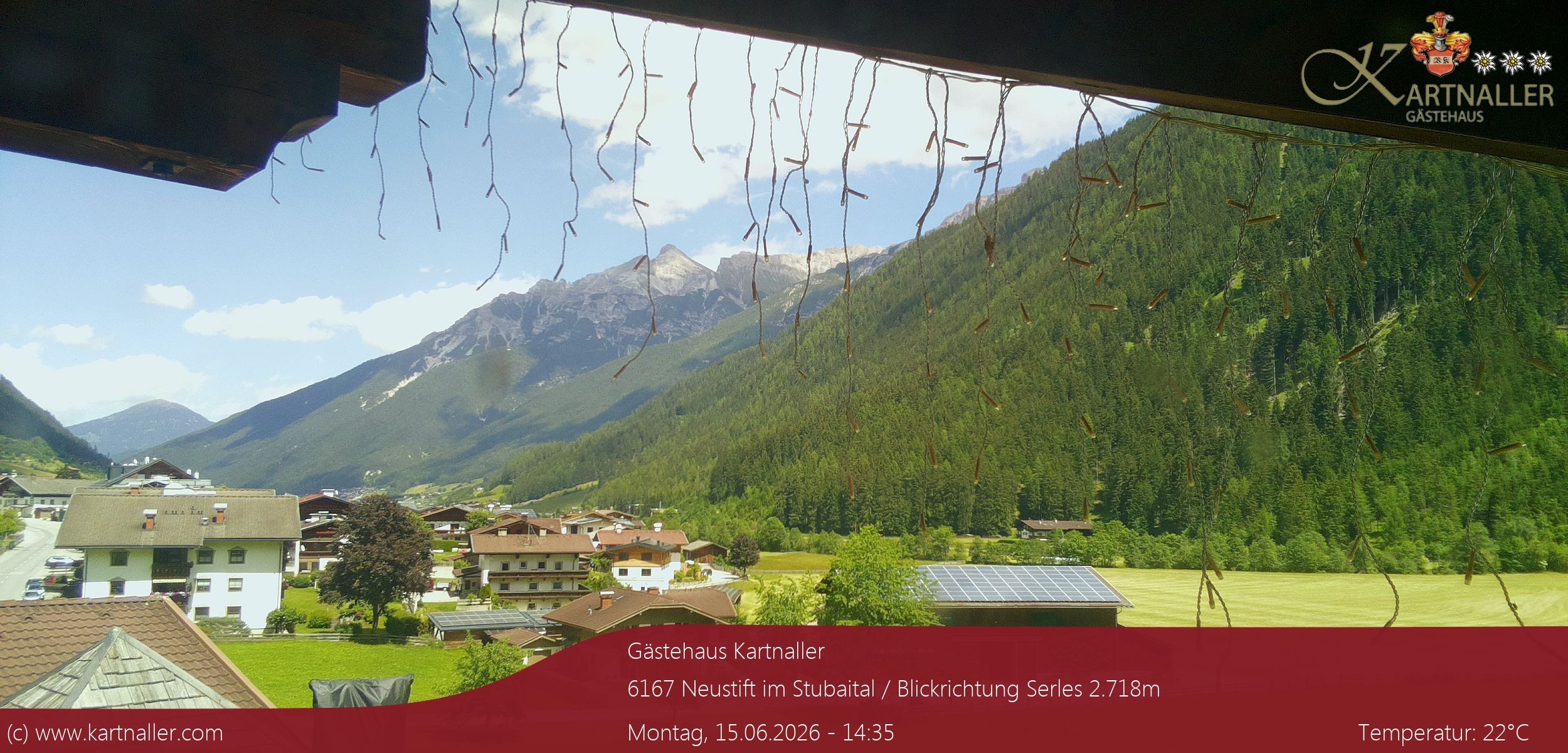 Archiv Foto Webcam Blick Neustift und Serles / Stubaital