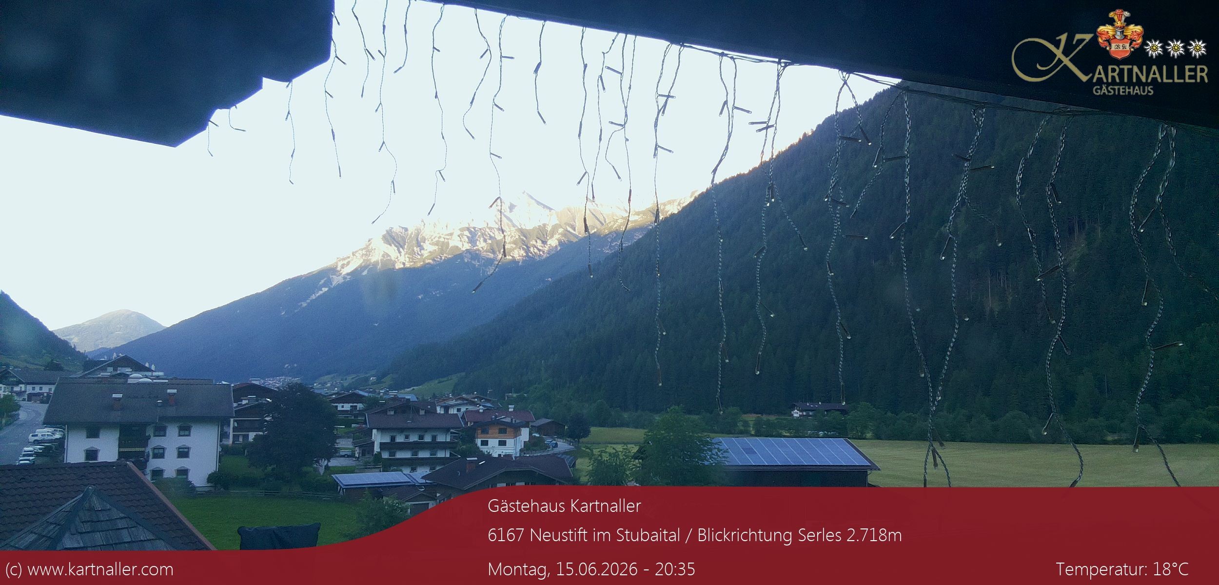 Archiv Foto Webcam Blick Neustift und Serles / Stubaital