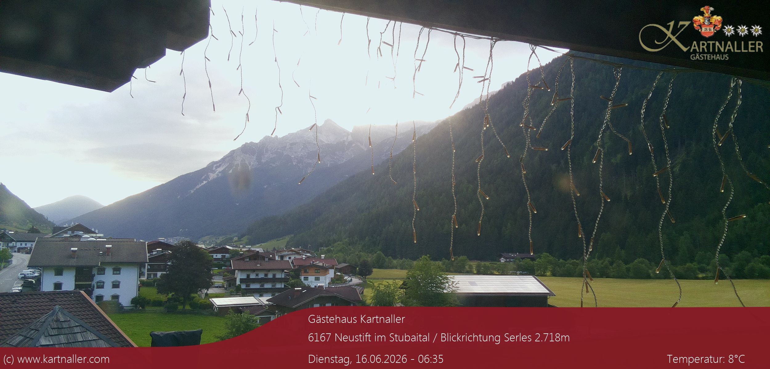Archiv Foto Webcam Blick Neustift und Serles / Stubaital