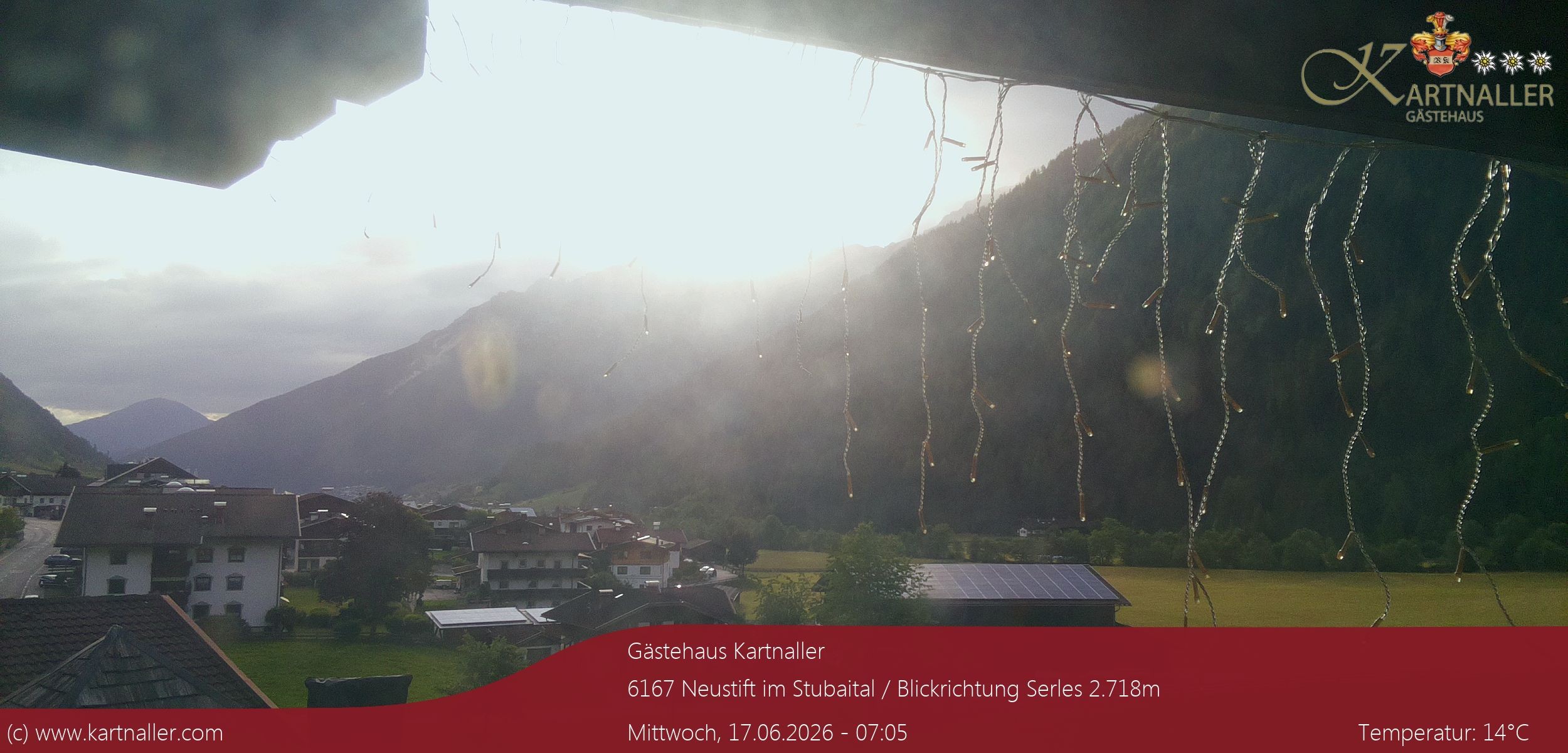 Archived image Webcam View to Neustift and Serles