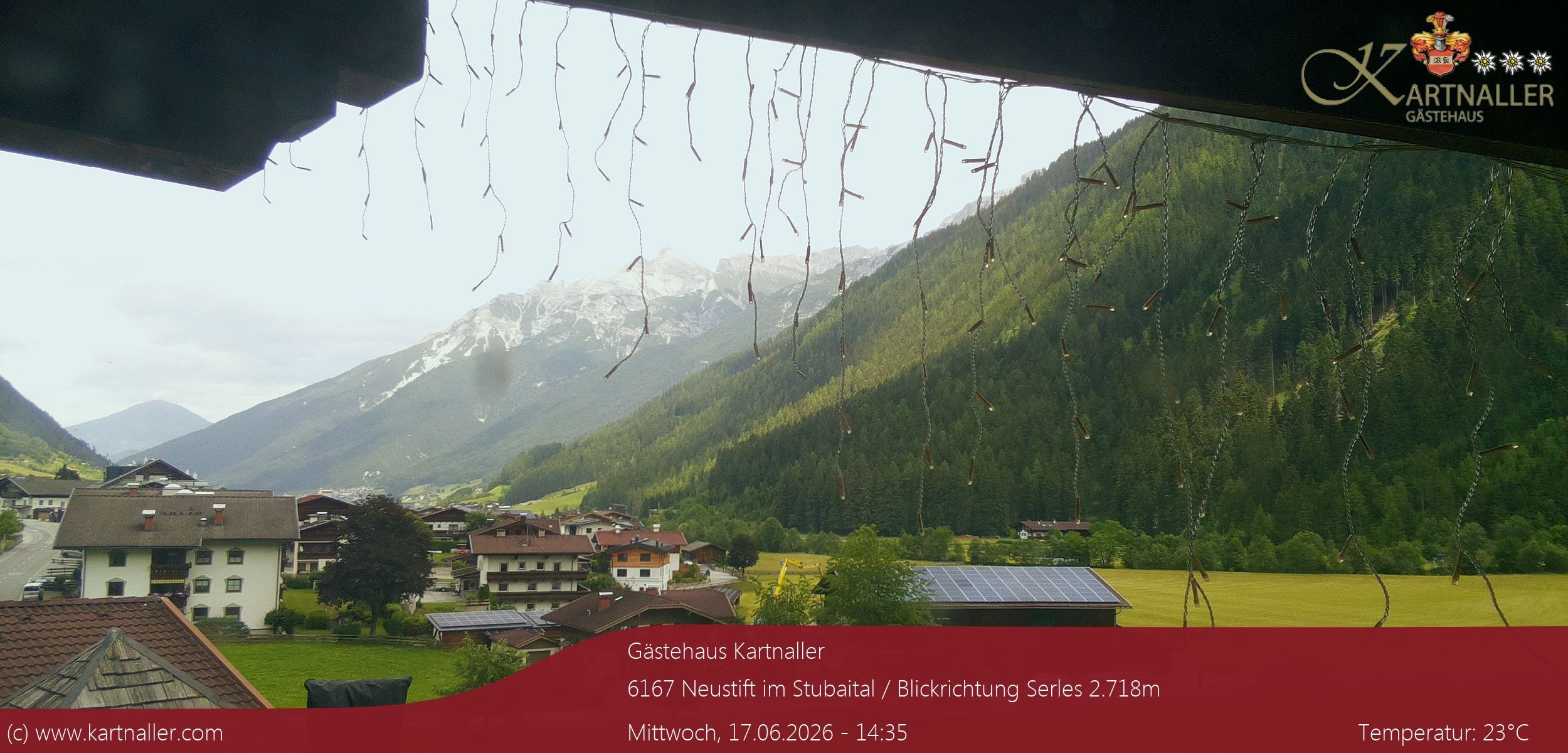 Archived image Webcam View to Neustift and Serles