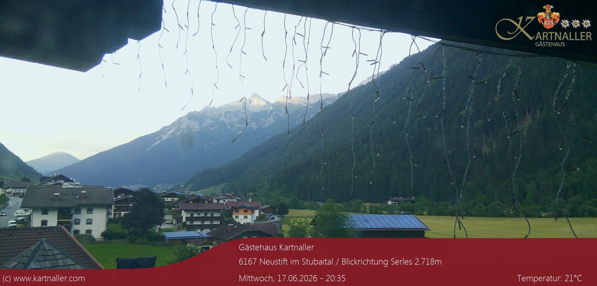 Archiv Foto Webcam Blick Neustift und Serles / Stubaital